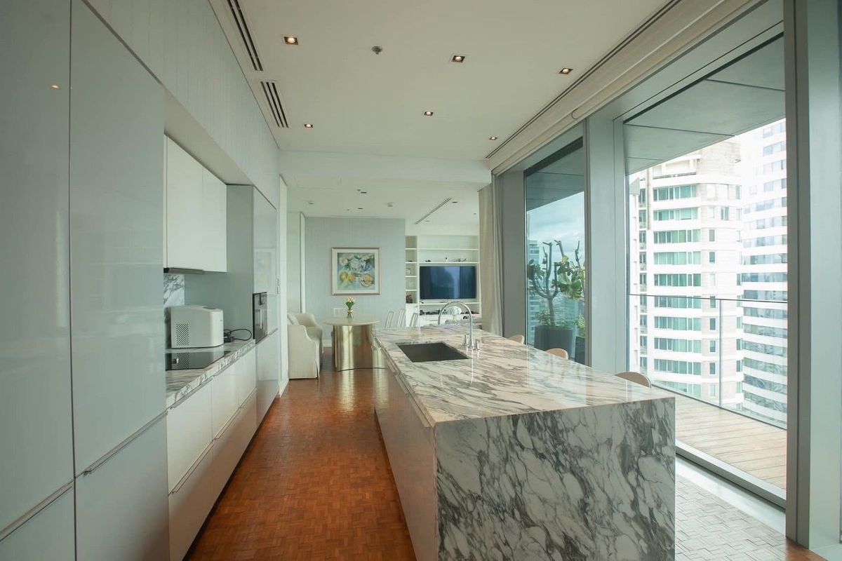 ขายคอนโดสาทร นราธิวาส : 📢👇สถานที่หรูหราพร้อมการตกแต่งที่หรูหราฮวงจุ้ยและเฟอร์นิเจอร์นำเข้าและเครื่องใช้ไฟฟ้า