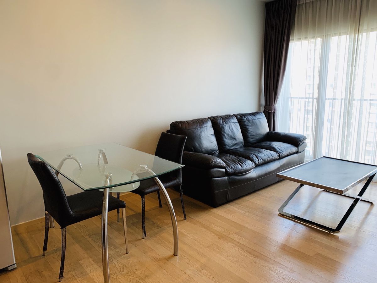 For RentCondoSukhumvit, Asoke, Thonglor : 🔥For urgent rent🔥Noble Refine Condo, 1 bedroom, size 51 sq m., 18th floor, fully furnished, next to BTS Phrom Phong