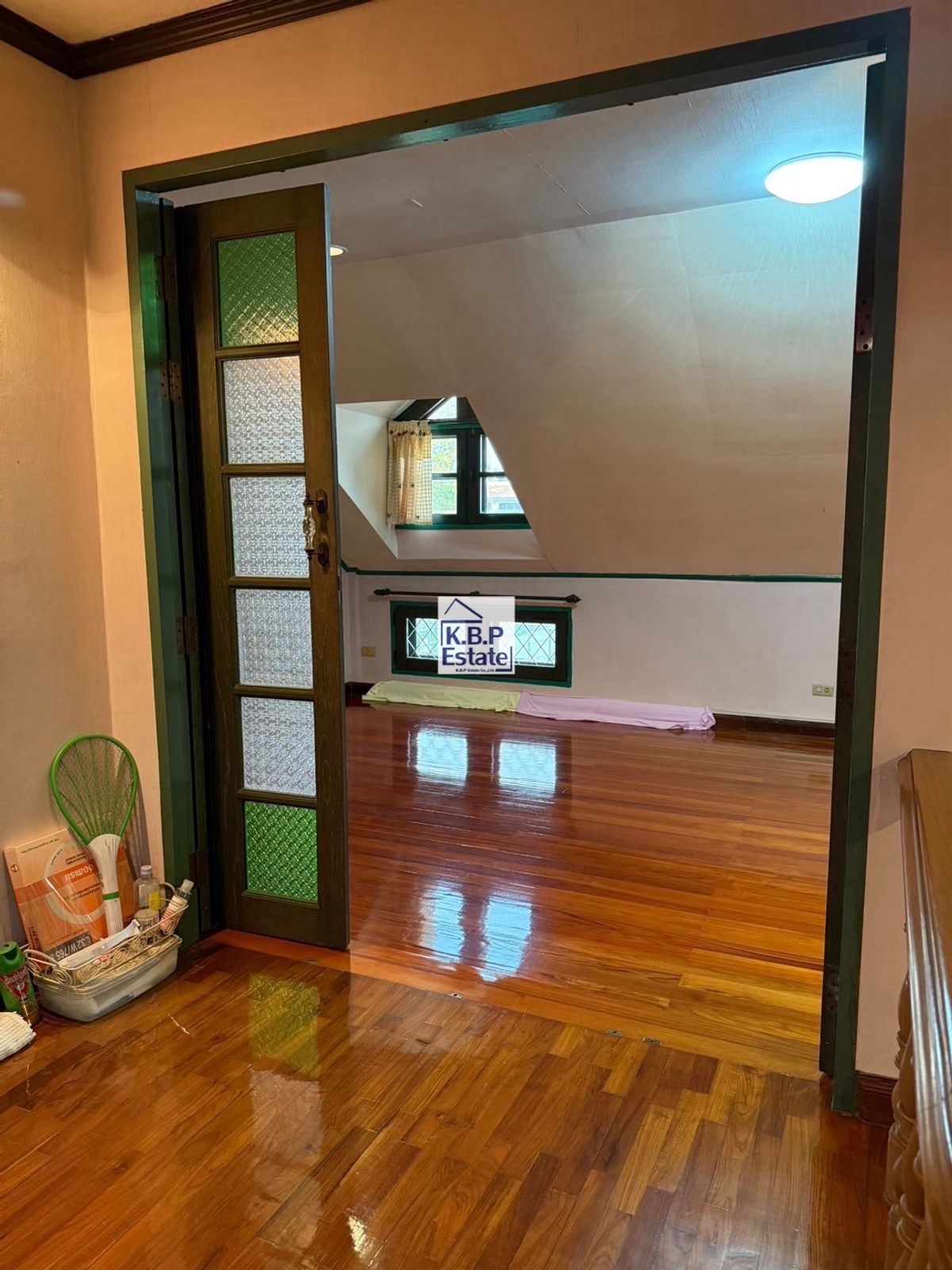 ขายทาวน์โฮมสาทร นราธิวาส : ขายบ้านทาวน์เฮ้าส์ ทำเลสาทร-เจริญราษฏร์10  // 35ตร.ว 7ห้องนอน 4ห้องน้ำ 13,500,000บาท