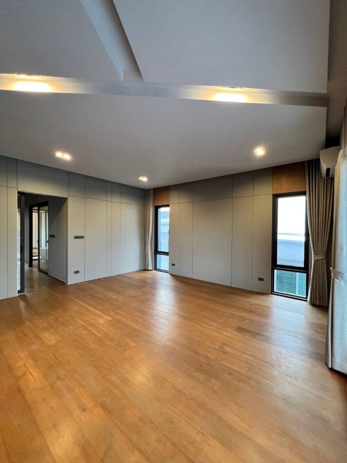 For SaleHouseBang Sue, Wong Sawang, Tao Pun : 📢👇 บ้านเดี่ยว สร้างใหม่ 3 ชั้น พร้อมลิฟท์ และ สระว่ายน้ำเกลือ ในบ้าน สไตล์โมเดิร์น อยู่ในแหล่งชุมชน เดินทางสะดวกหลายเส้นทาง