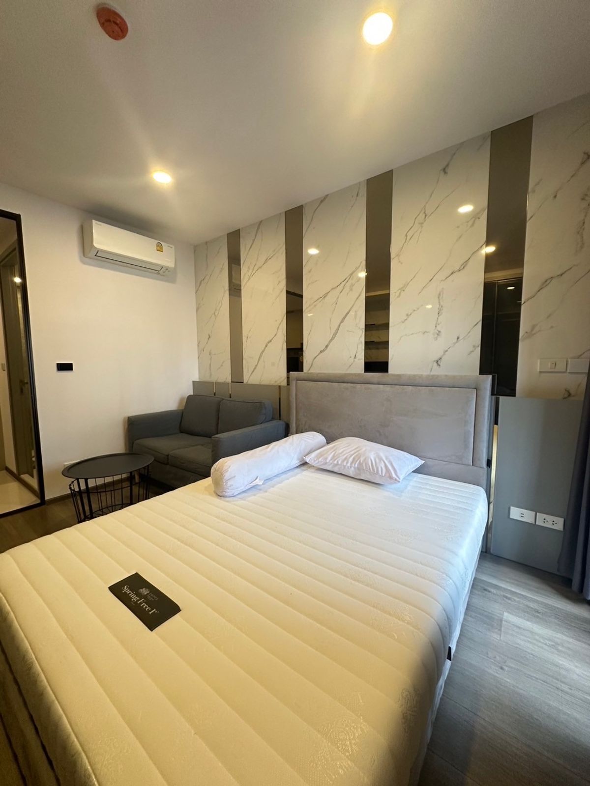 ให้เช่าคอนโดรัชดา ห้วยขวาง : soho bangkok ratchada/26 sqm./5fl./ 18,000