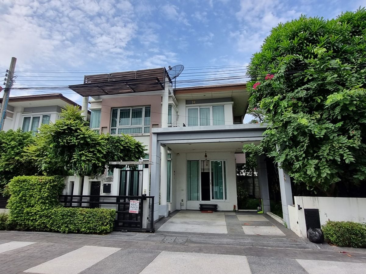 ขายบ้านลาดพร้าว เซ็นทรัลลาดพร้าว : ขายบ้าน 2 ชั้น 3 ห้องนอน The Gallery House Pattern [HV250105]