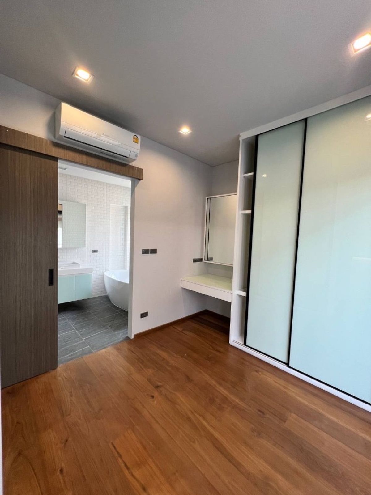 For SaleHouseBang Sue, Wong Sawang, Tao Pun : 📢👇 บ้านเดี่ยว สร้างใหม่ 3 ชั้น พร้อมลิฟท์ และ สระว่ายน้ำเกลือ ในบ้าน สไตล์โมเดิร์น อยู่ในแหล่งชุมชน เดินทางสะดวกหลายเส้นทาง