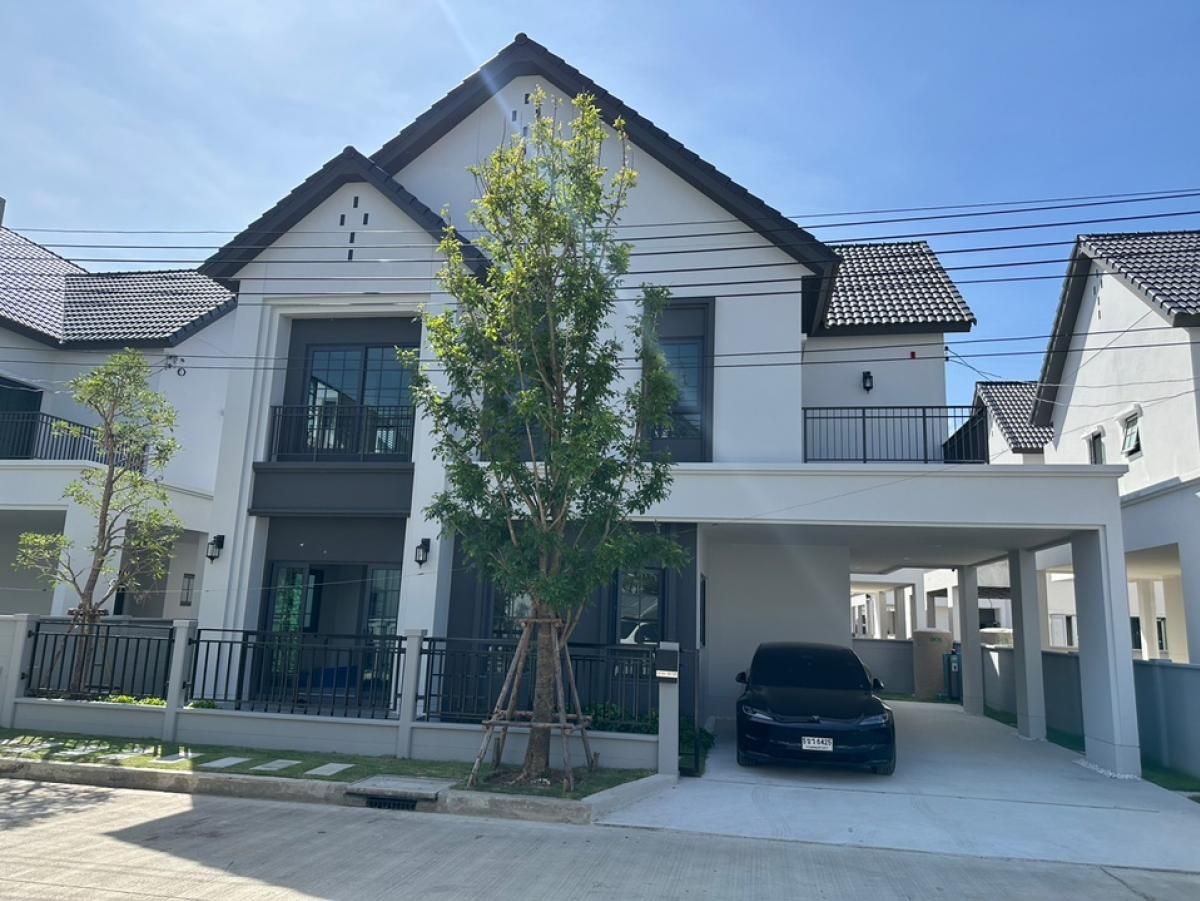 For RentHouseBangna, Bearing, Lasalle : RL-105 Sell / Rent a Centro Bangna single house size 58 sq.w. offers a complete decoration PET Friendly.