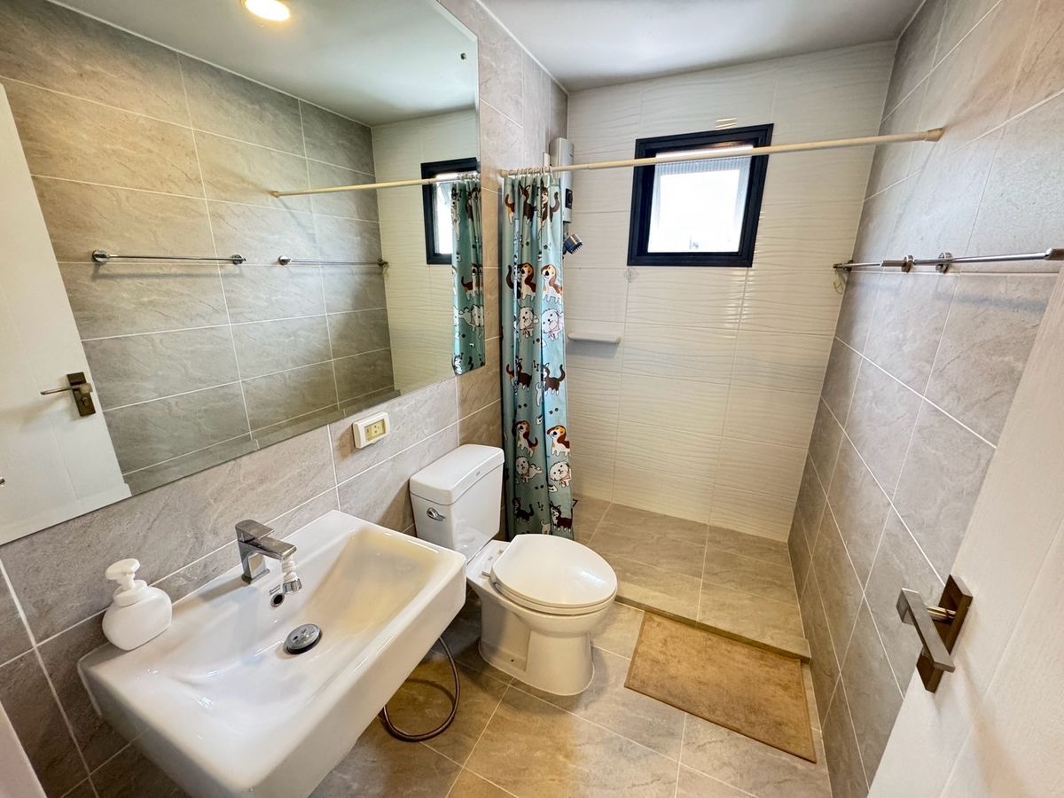 ขายบ้านสมุทรปราการ สำโรง : ขายบ้านเดี่ยวใกล้สนามบิน 3ห้องนอน 3ห้องน้ำ หลังริม ทิศเหนือ บ้านสวยมาก แถมเฟอร์ แถมเครื่องใช้ไฟฟ้าทั้งบ้าน!  โครงการบริทาเนีย บางนา-กม.12