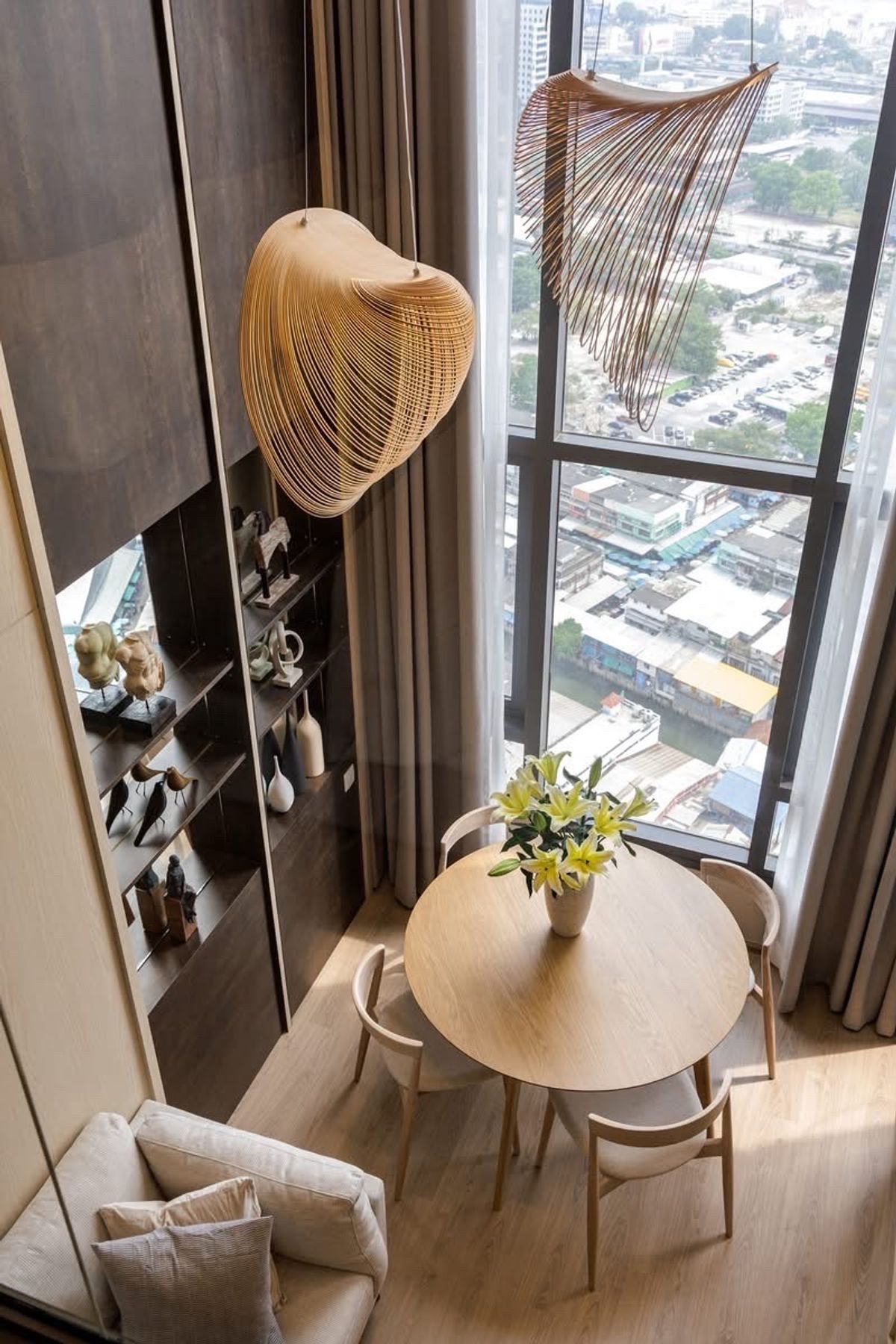 ให้เช่าคอนโดคลองเตย กล้วยน้ำไท : ให้เช่า Life Asoke Rama4 Duplex 2 bed 1 bath 📞0639399665