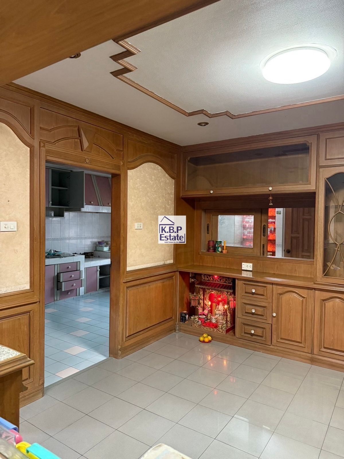 ขายทาวน์โฮมสาทร นราธิวาส : ขายบ้านทาวน์เฮ้าส์ ทำเลสาทร-เจริญราษฏร์10  // 35ตร.ว 7ห้องนอน 4ห้องน้ำ 13,500,000บาท