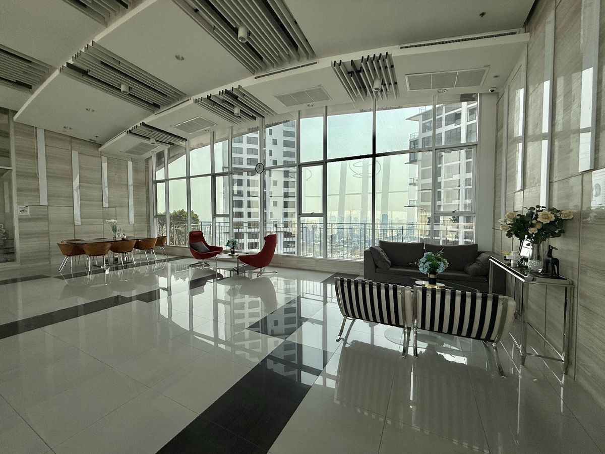 For SaleCondoRama9, Petchburi, RCA : Condo Supalai Vernda Rama 9 💰 Sell with tenants 💰 Studio room, 11th floor, near the Srirat Expressway - MRT Rama 9