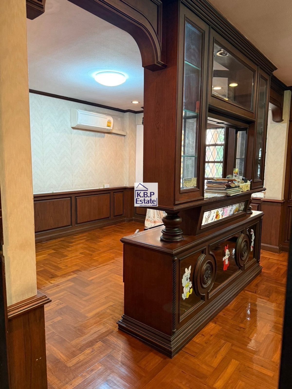 ขายทาวน์โฮมสาทร นราธิวาส : ขายบ้านทาวน์เฮ้าส์ ทำเลสาทร-เจริญราษฏร์10  // 35ตร.ว 7ห้องนอน 4ห้องน้ำ 13,500,000บาท