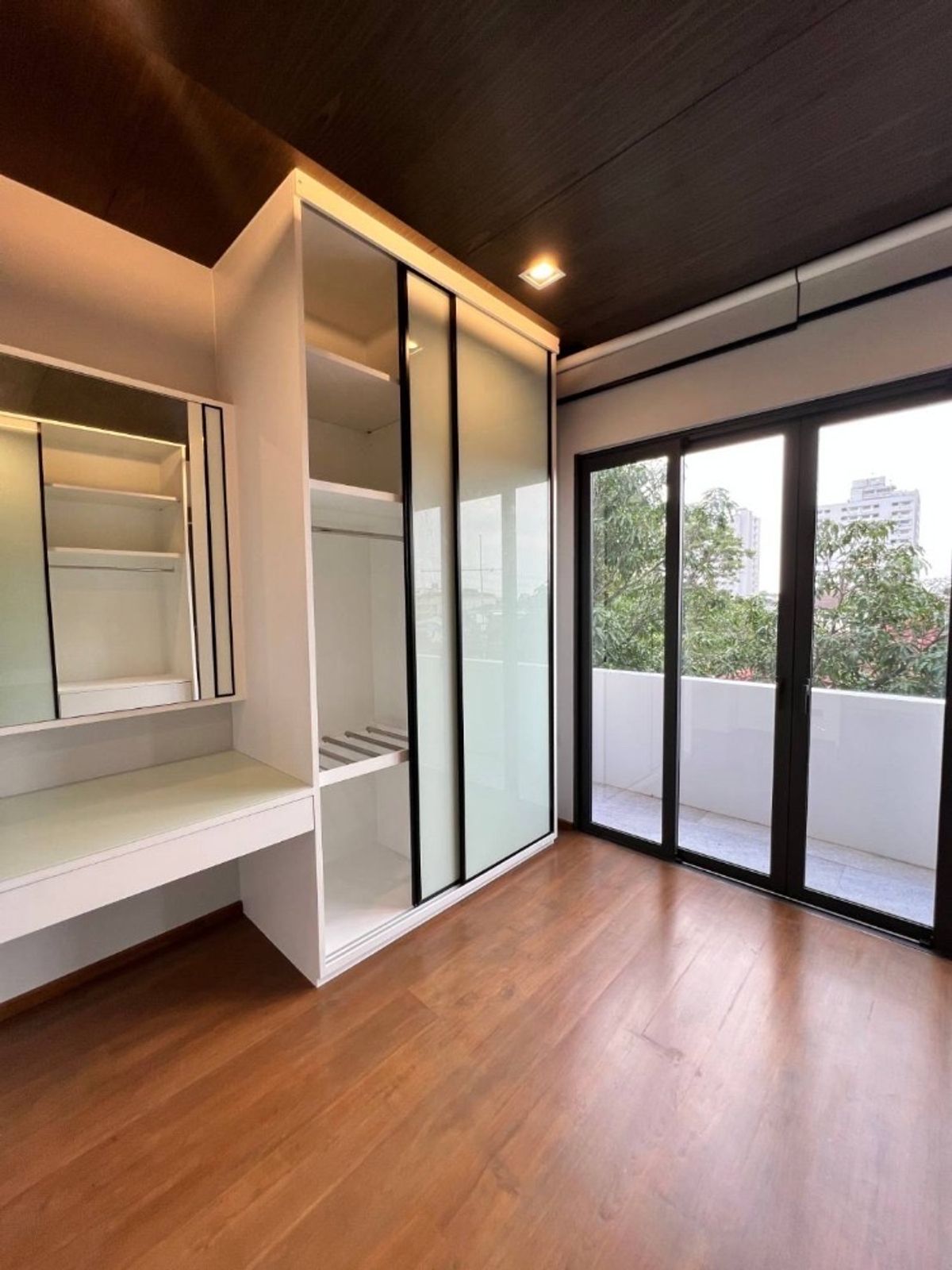 For SaleHouseBang Sue, Wong Sawang, Tao Pun : 📢👇 บ้านเดี่ยว สร้างใหม่ 3 ชั้น พร้อมลิฟท์ และ สระว่ายน้ำเกลือ ในบ้าน สไตล์โมเดิร์น อยู่ในแหล่งชุมชน เดินทางสะดวกหลายเส้นทาง