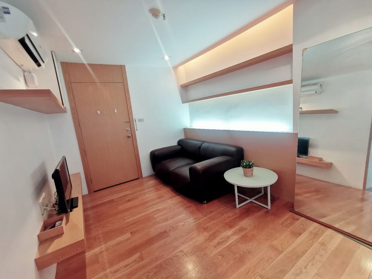 ขายคอนโดพระราม 9 เพชรบุรีตัดใหม่ RCA : SALE !! Condo Lumpini Place Rama9, MRT Rama 9, 1 Bed, Tower D, Floor 22, 34 sq.m., 2.9MB