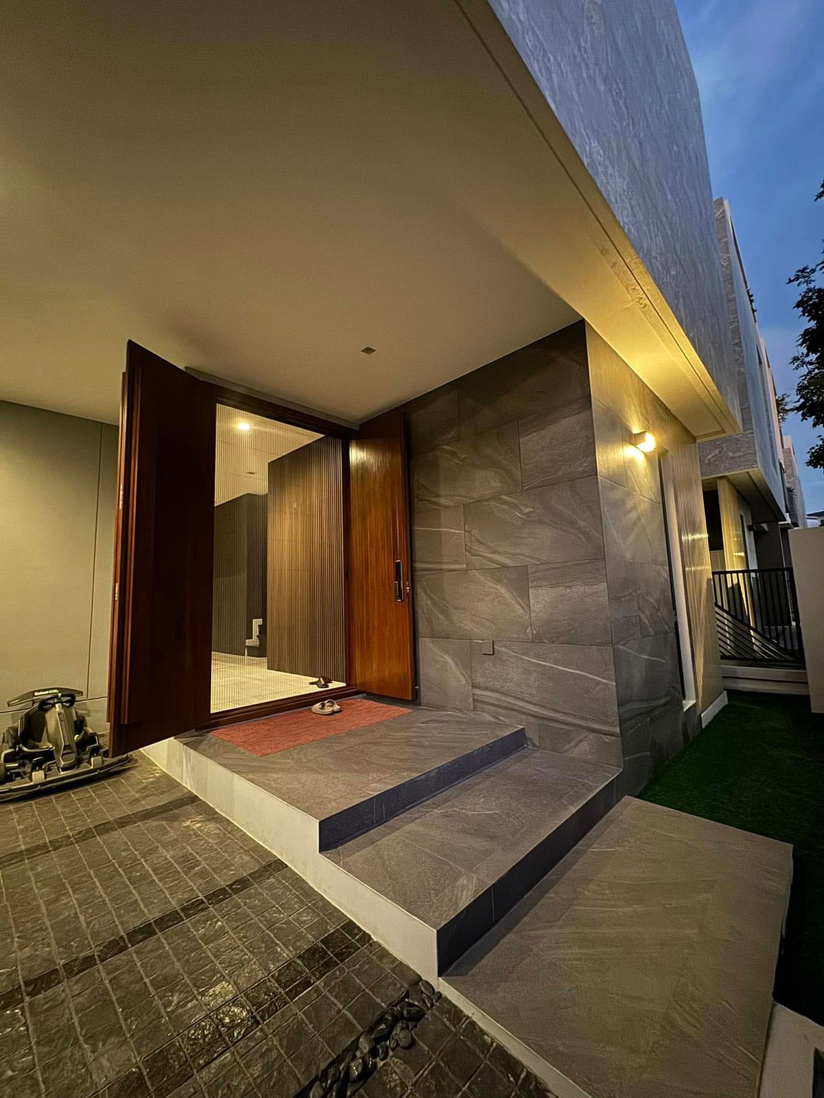 For RentHousePattanakan, Srinakarin : For rent 2-storey house, 4 bedrooms, The Gentry Cultivar Rama 9 project [HV250104]