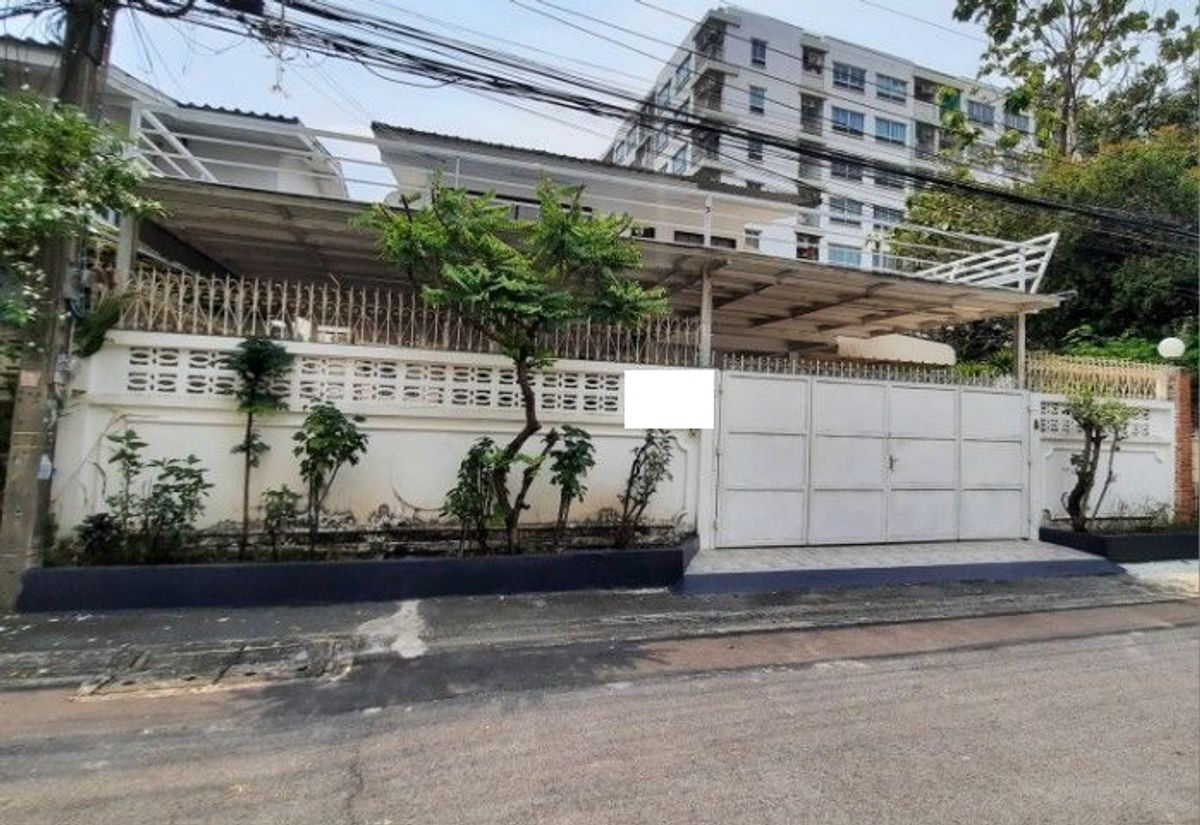 For RentHouseRatchadapisek, Huaikwang, Suttisan : Rent 77 Sq. 3 bedrooms, 3 water houses, 2 storey house, Charoen 542 Pracharat Bamphen 24, near MRT, Huai Khwang