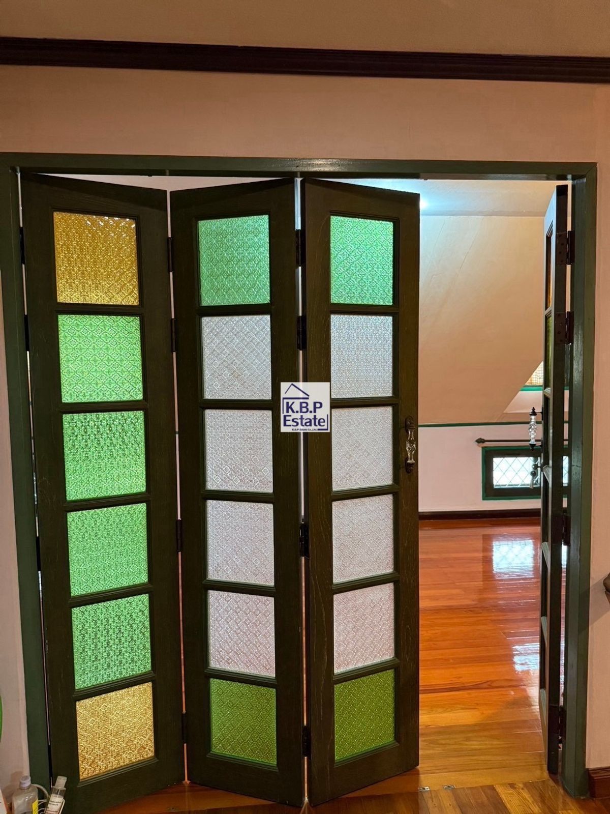 ขายทาวน์โฮมสาทร นราธิวาส : ขายบ้านทาวน์เฮ้าส์ ทำเลสาทร-เจริญราษฏร์10  // 35ตร.ว 7ห้องนอน 4ห้องน้ำ 13,500,000บาท