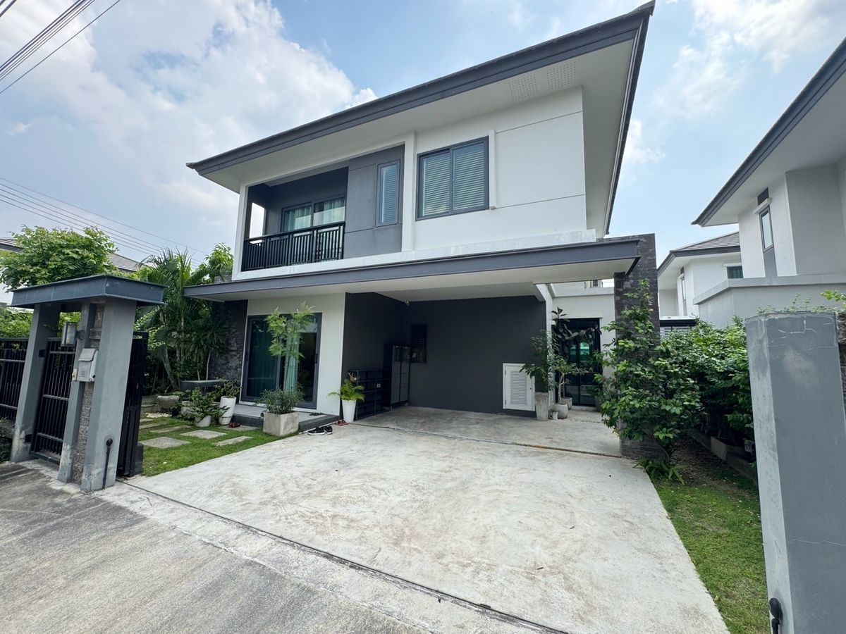 ขายบ้านสมุทรปราการ สำโรง : ขายบ้านเดี่ยวใกล้สนามบิน 3ห้องนอน 3ห้องน้ำ หลังริม ทิศเหนือ บ้านสวยมาก แถมเฟอร์ แถมเครื่องใช้ไฟฟ้าทั้งบ้าน!  โครงการบริทาเนีย บางนา-กม.12