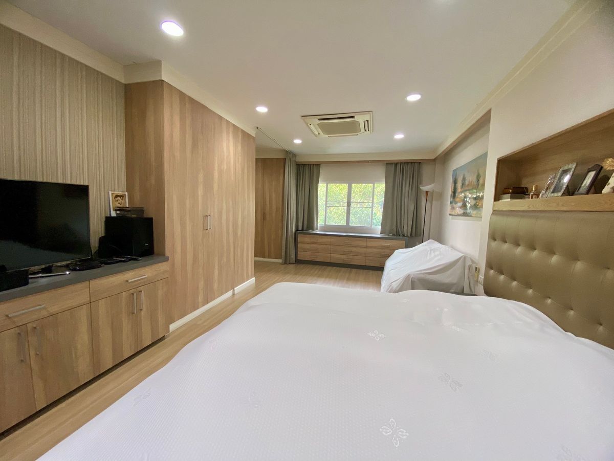 For SaleHousePattanakan, Srinakarin : For SALE 2-storey house, 5 bedrooms, Ekphailin Village, Srinakarin project [HV250106]