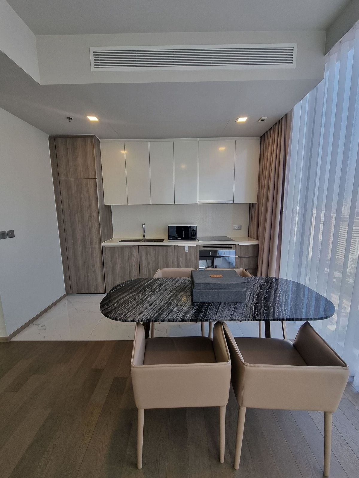 ให้เช่าคอนโดสุขุมวิท อโศก ทองหล่อ : LTHC12172 – Celes Asoke FOR RENT Size 70.11 sqm. 2 beds 2 baths Near BTS Asok Station ONLY 72K/Month