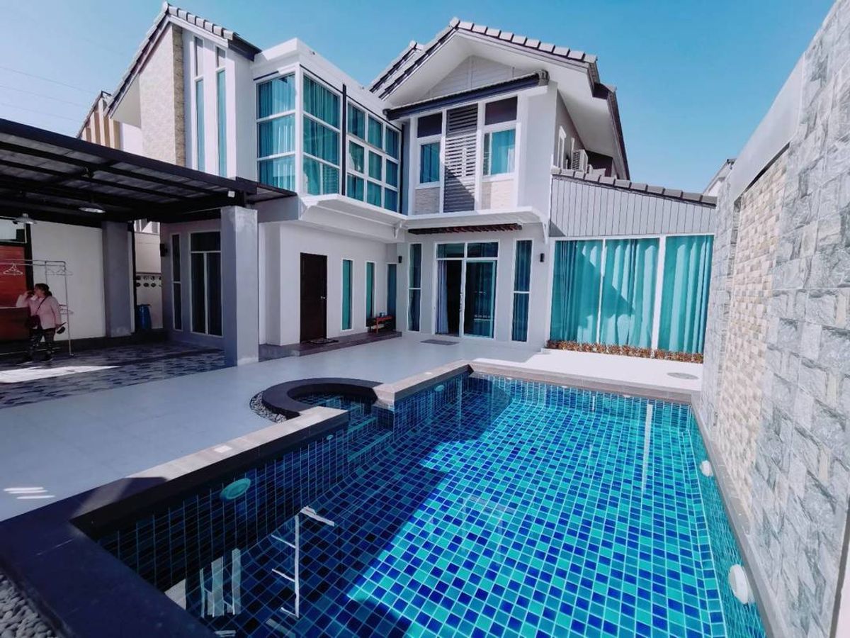 For RentHouseChiang Mai : 出租豪华现代风别墅 Luxury Modern House for REN Rental House for Rent