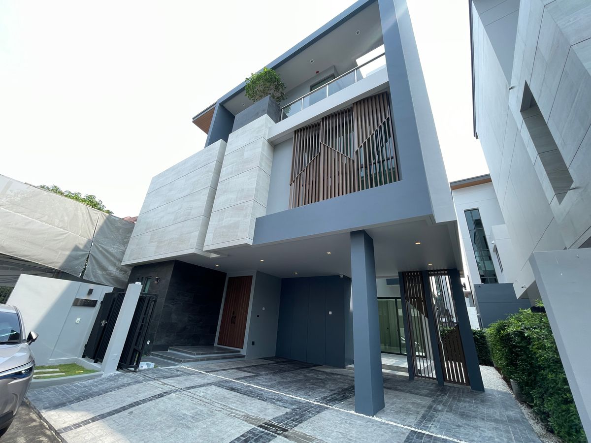 ขายบ้านบางนา แบริ่ง ลาซาล : THE GENTRY Sukhumvit-Bangna 4 Bed 5 Bath 3 parking 442 SQ.M 71.2 SQ.W
