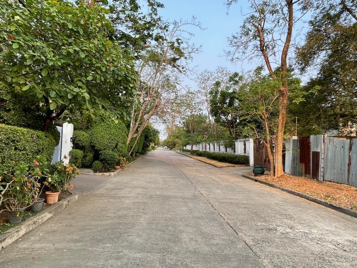 For SaleLandPattanakan, Srinakarin : 📢👇Beautiful land, already filled, near Paradise Park, Seacon Square, Suan Luang Rama 9