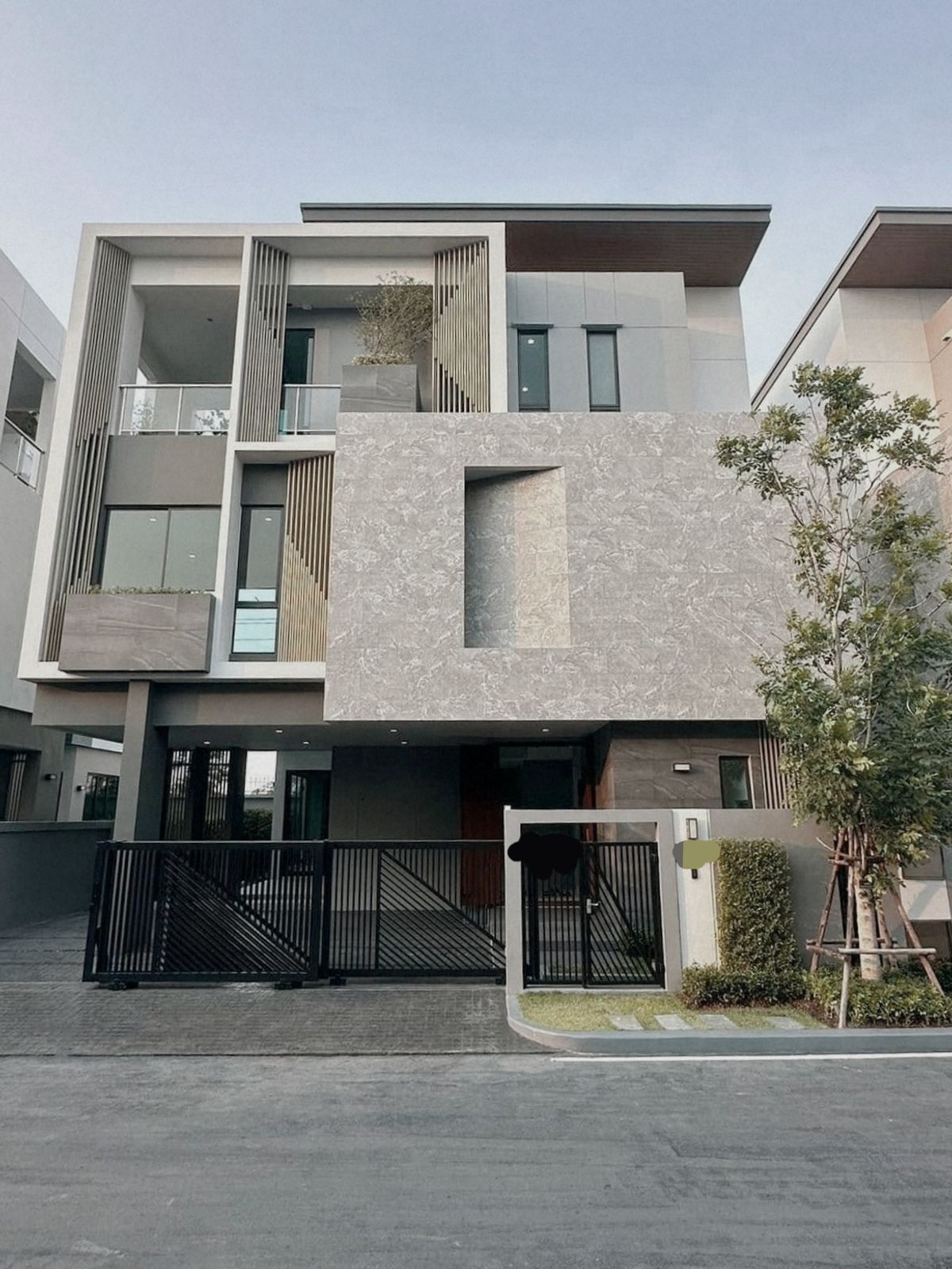 ขายบ้านพัฒนาการ ศรีนครินทร์ : SALE 出售｜Gentry Cultivar Rama 9 | 4 Bedrooms | 440 SQ.M. 
