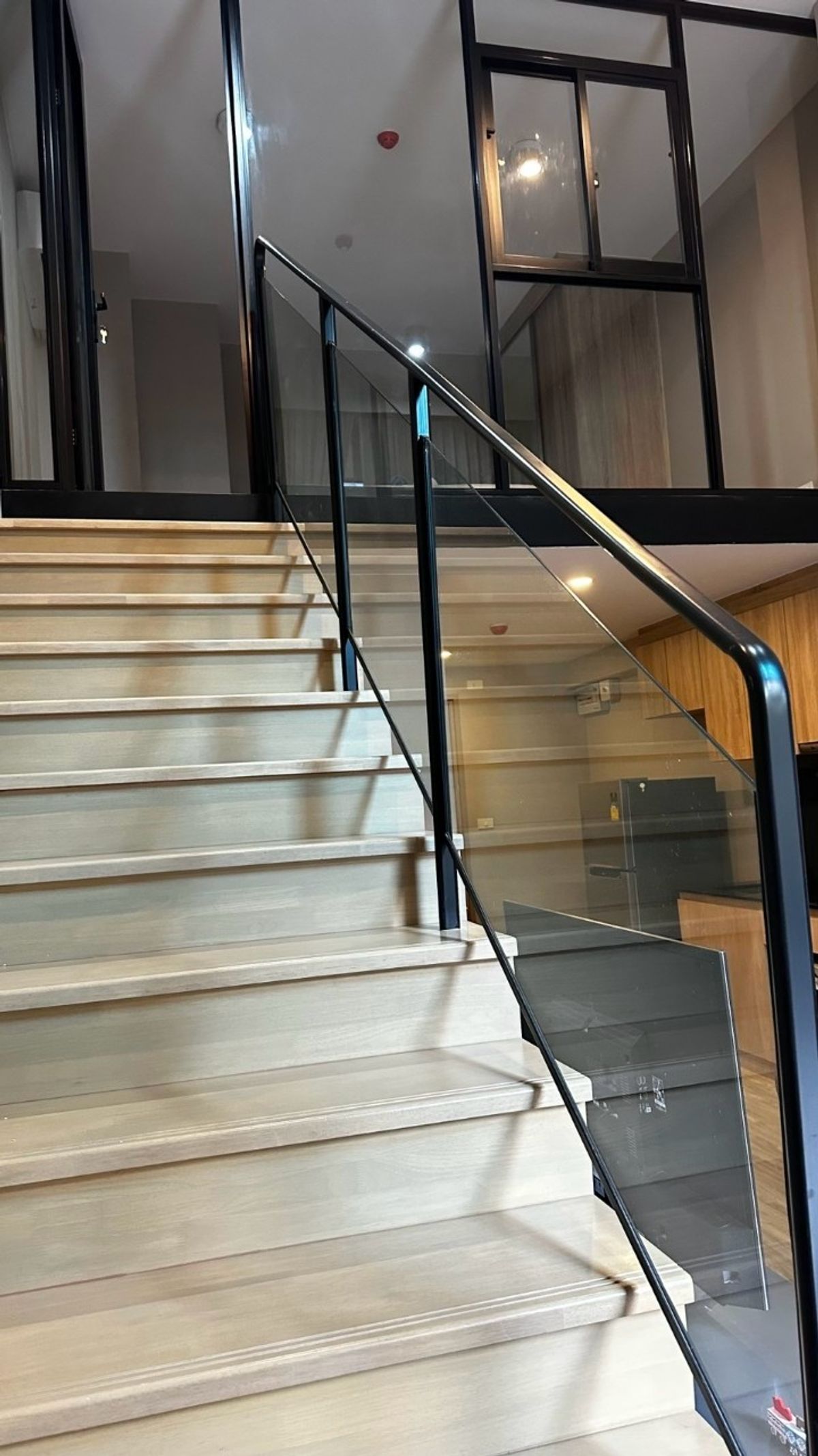 ให้เช่าคอนโดสาทร นราธิวาส : ห้องสวยทำเลดี๊ดี  ให้เช่า Duplex 1 ห้องนอน โครงการ Blossom สาทร ใจกลางเมือง 