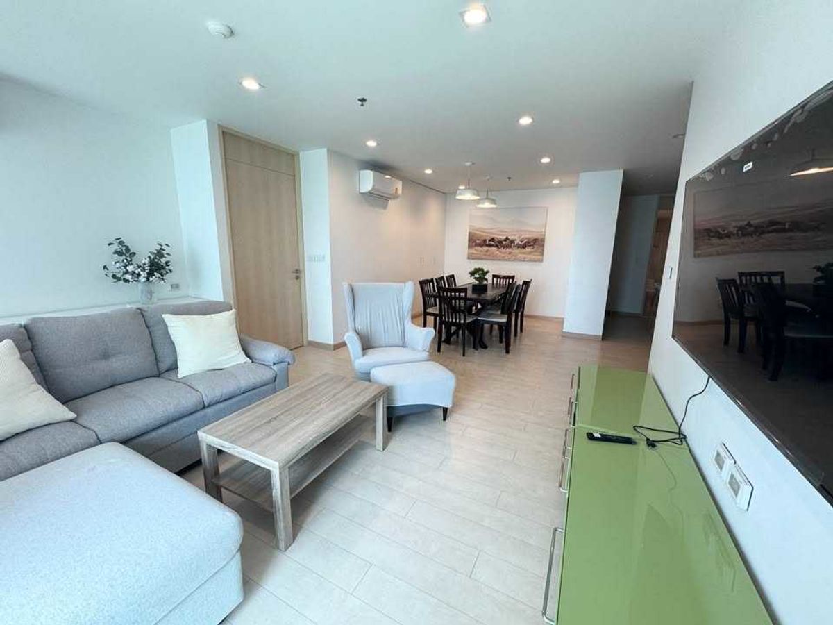 ขายคอนโดสีลม ศาลาแดง บางรัก : LTH12175 – Silom Suite Condominium FOR SALE Size 113.74 sqm. 3 beds 2 baths Near BTS Saint Louis Station ONLY 15 MB