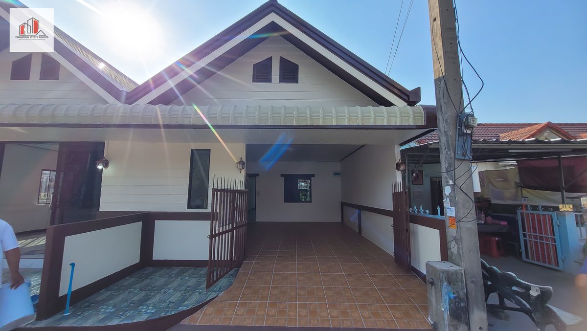 For SaleTownhomeMahachai Samut Sakhon : New renovated house for sale near Khae Rai Temple, Krathum Baen District, Samut Sakhon Province