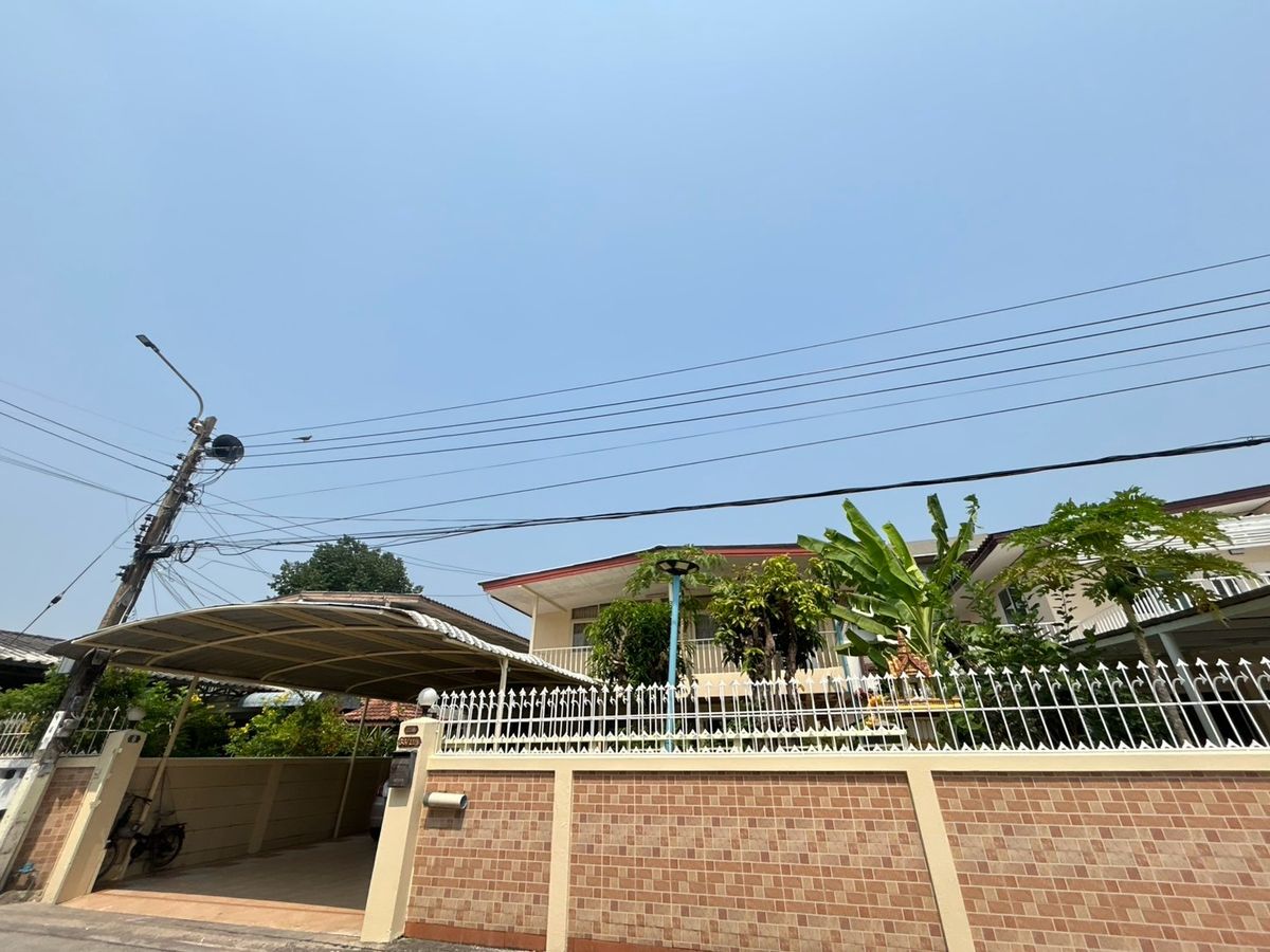 ให้เช่าบ้านโชคชัย4 ลาดพร้าว71 : ขาย/เช่าบ้านเดี่ยว2ชั้น ถนนโชคชัย4 แอร์เฟอร์นิเจอร์ครบ มี5ห้องนอน4ห้องน้ำ1ห้องทำงาน ราคาเช่า60,000บาท ขาย14ล้าน [โอน50/50]