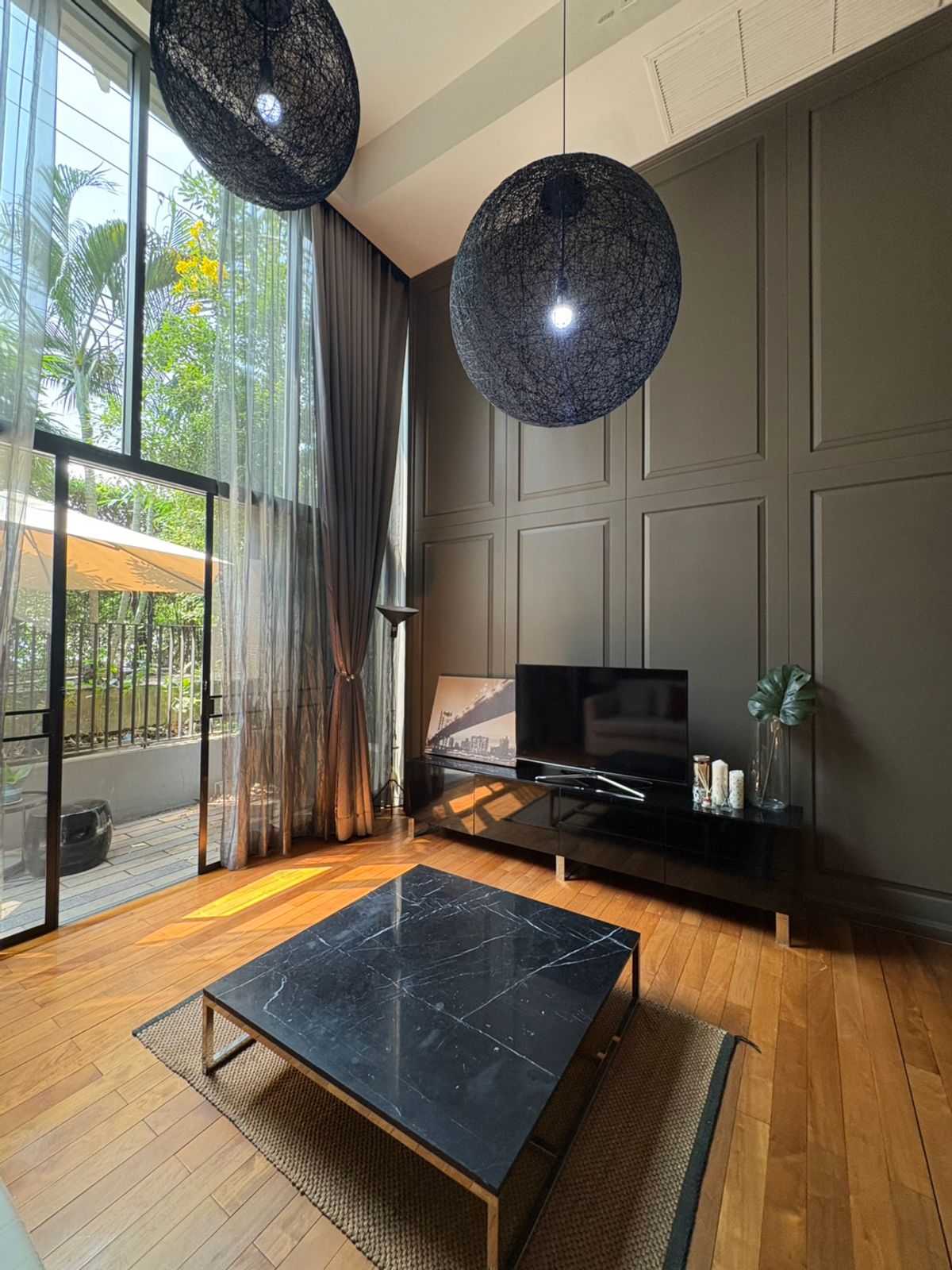 ขายคอนโดสุขุมวิท อโศก ทองหล่อ : For Sale: Siamese Gioia – Warm & Elegant Duplex in the Heart of Sukhumvit  0632492899