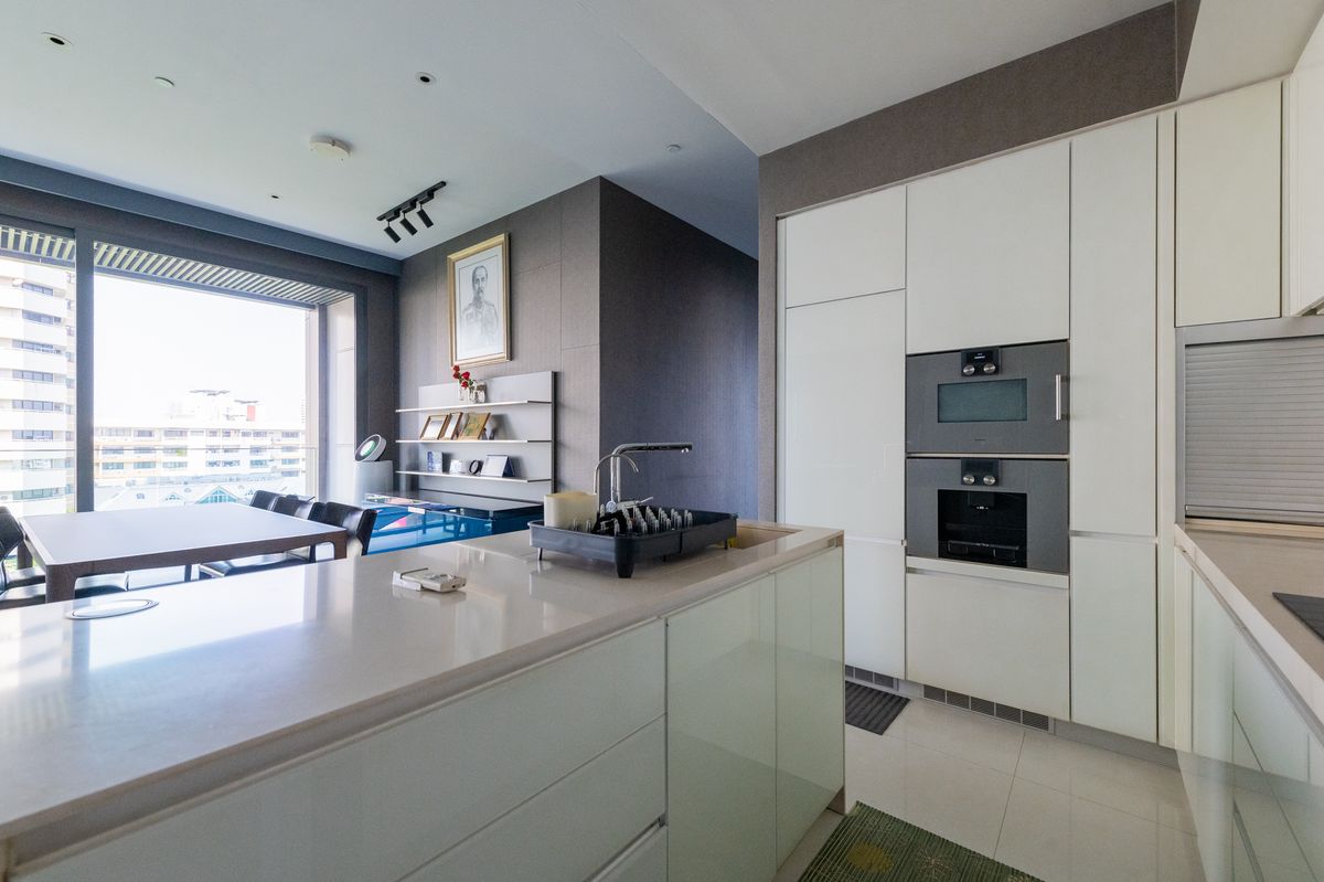For SaleCondoSukhumvit, Asoke, Thonglor : Condo for sale Vittorio Sukhumvit 39 near BTS Phrom Phong