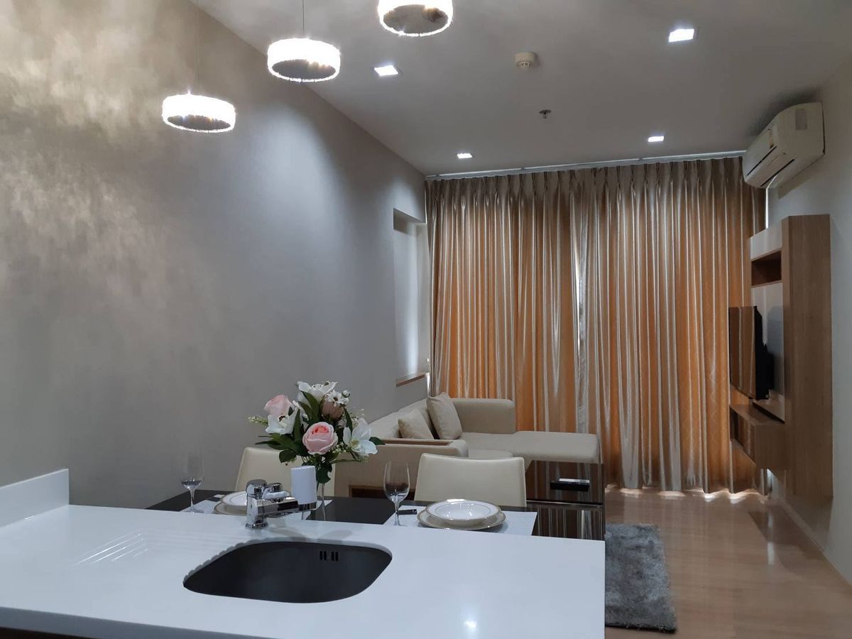 For SaleCondoSathorn, Narathiwat : 1-BR Condo at Rhythm Sathorn near BTS Saphan Taksin (2039074)