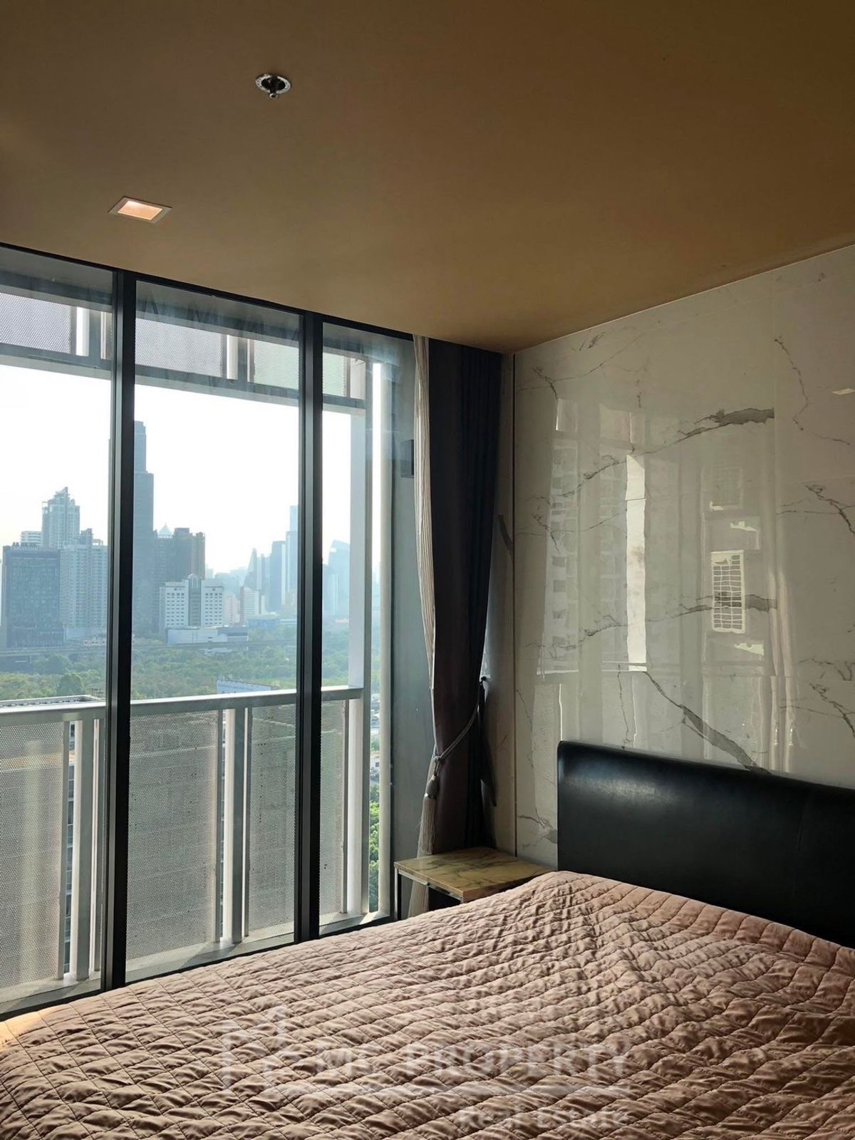 For SaleCondoRama9, Petchburi, RCA : A Space ID Asoke 1 bedroom 33sqm high floor for sell below market price!! only 3.1Mb please contact 0816878954