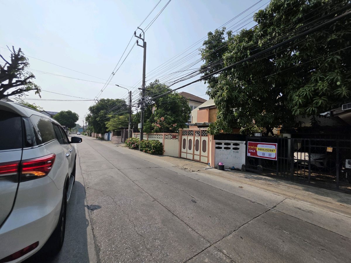 ขายที่ดินวิภาวดี ดอนเมือง หลักสี่ : ขายด่วนที่ดินพร้อมบ้านครึ่งตึกครึ่งไม้  ทำเลใกล้รถไฟฟ้าสายสีแดงและไฟฟ้าสายสีชมพู