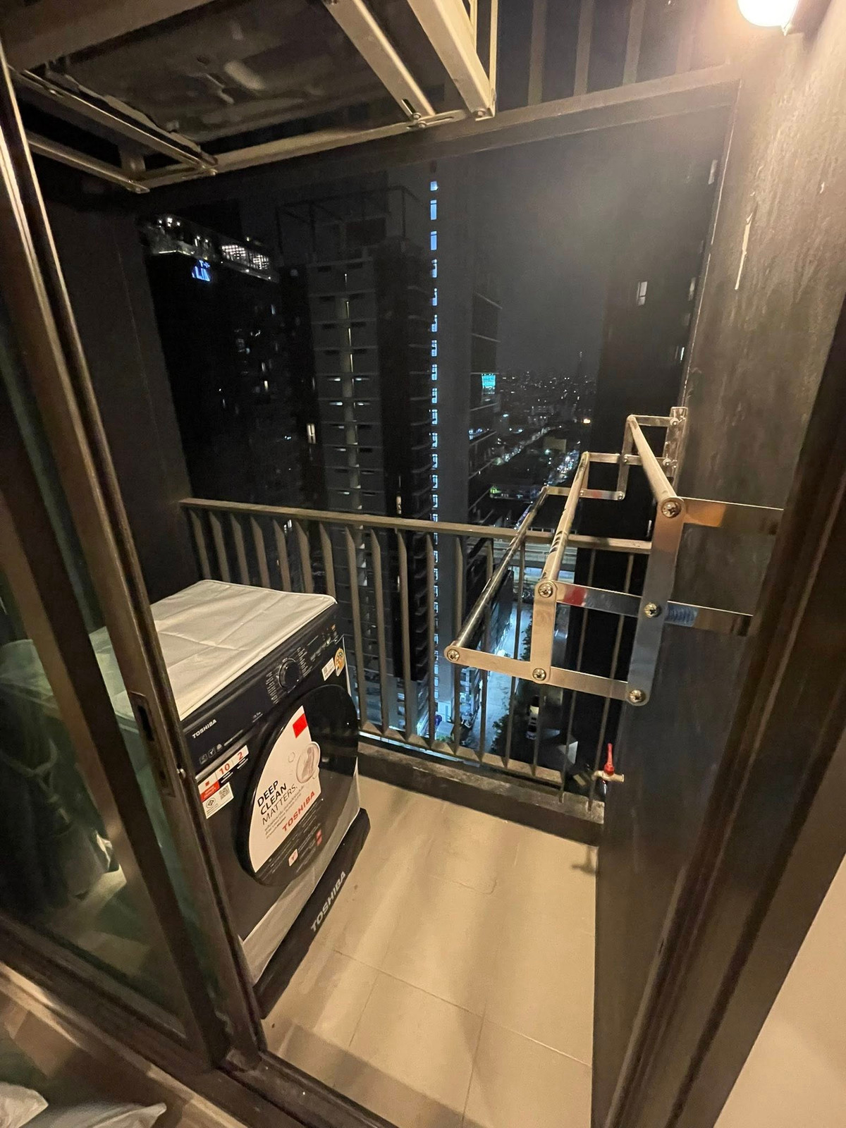 ให้เช่าคอนโดพระราม 9 เพชรบุรีตัดใหม่ RCA : 🔴16,500฿🔴 𝗟𝗶𝗳𝗲 𝗔𝘀𝗼𝗸𝗲 𝗥𝗮𝗺𝗮 𝟵┃ ไลฟ์ อโศก พระราม 9 ✅ ใกล้ MRT พระราม 9 ยินดีบริการ🙏สนใจทัก 𝙇𝙄𝙉𝙀 มานะคะ (ตอบไวมาก):​📱 รหัสทรัพย์​ 6903-0812📱: ไอดีไลน์:@bbc