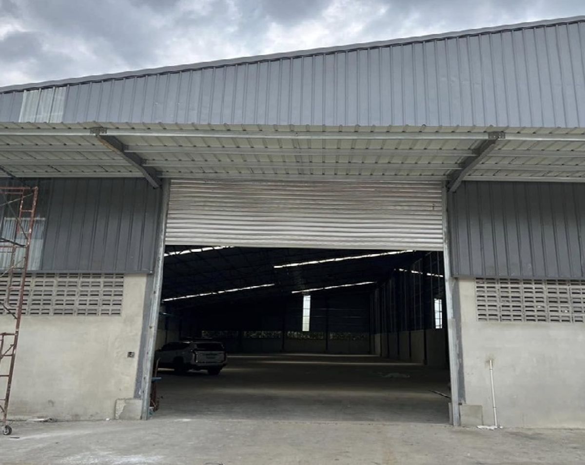 For RentWarehouseRama5, Ratchapruek, Bangkruai : For Rent for rent, warehouse with large offices, 1450 square meters, Nakhon In Road, Bang Kruai, near Lotes, Nakhon In.