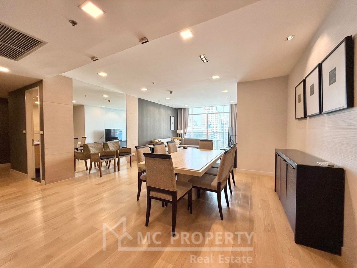 ให้เช่าคอนโดสาทร นราธิวาส : Urbana 2 ห้องนอน 139sqm 20fl ++ ให้เช่าเพียง 60,000 โปรดติดต่อ 0816878954