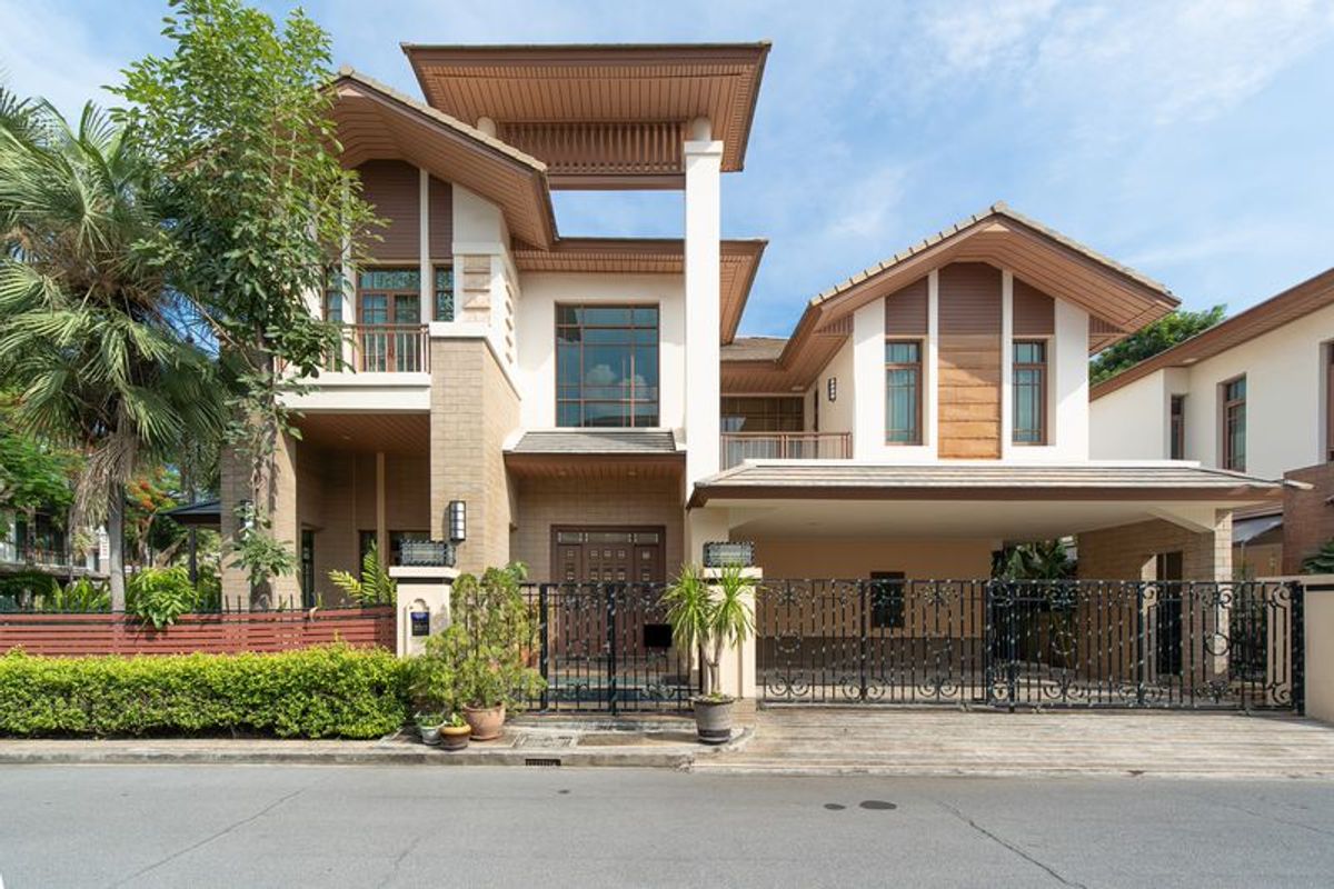 บ้านอ่อนนุช อุดมสุข : ขายและให้เช่าบ้านเดี่ยว แสนสิริสุขุมวิท67 แปลงมุม Super Luxury ติดBTS พระโขนง   ขนาด 110 ตารางวา
