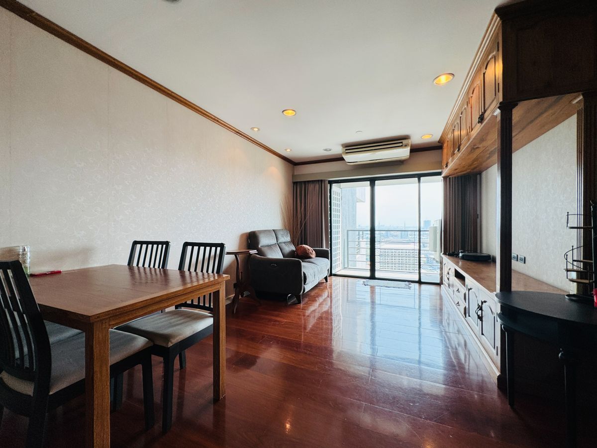 ขายคอนโดสาทร นราธิวาส : Sathorn Gardens