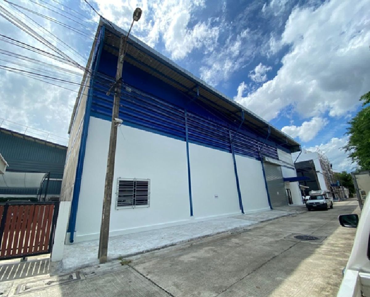 ให้เช่าโกดังพัฒนาการ ศรีนครินทร์ : For Rent ให้เช่าโกดังพร้อมออฟฟิศ ถนนเทพารักษ์ เข้าซอย 200 เมตร  / พื้นที่โกดัง 430 ตารางเมตร / ห่าง BTS ทิพวัล 950 เมตร / ใกล้ แยกศรีเทพา (ศรีนครินทร์–เทพารักษ์) / รถหกล้อเข้าออกได้ (เท่านั้น)
