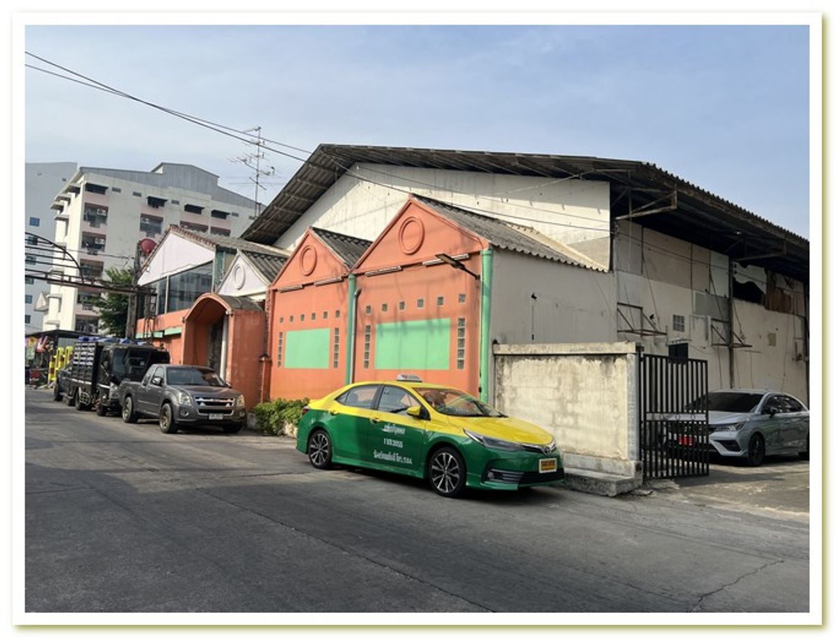For SaleWarehouseRattanathibet, Sanambinna : Land for sale with warehouses 255 sq.w., good location, Soi Rattanathibet 38, Bang Kraso Nonthaburi