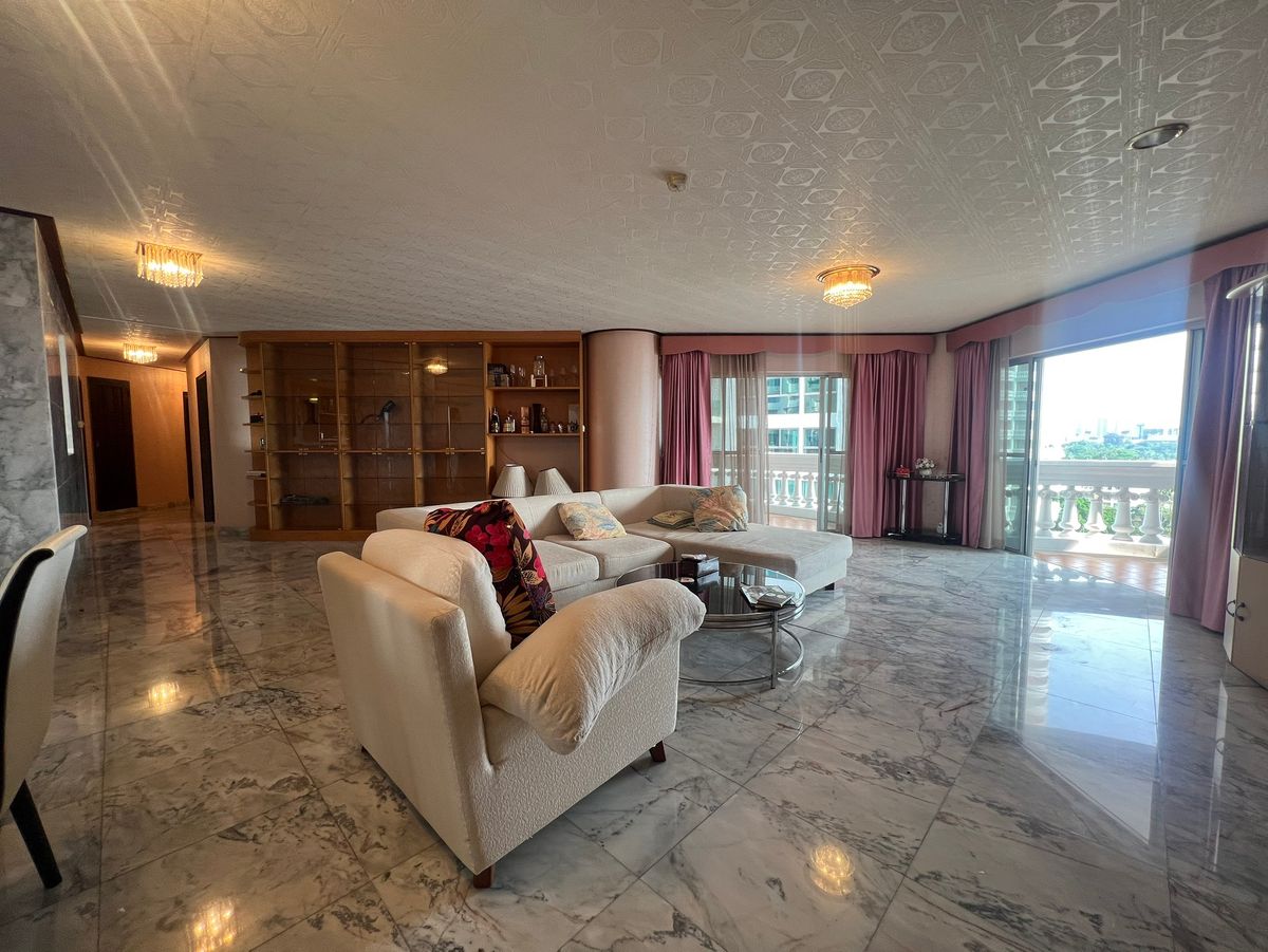 ขายคอนโดพัทยา บางแสน ชลบุรี สัตหีบ : ขายขาดทุนด่วน Silver Beach Pattaya Condo (3นอน 3น้ำ 200 ตรม เพียง 14.5 ล้านบาท เท่านั้น )