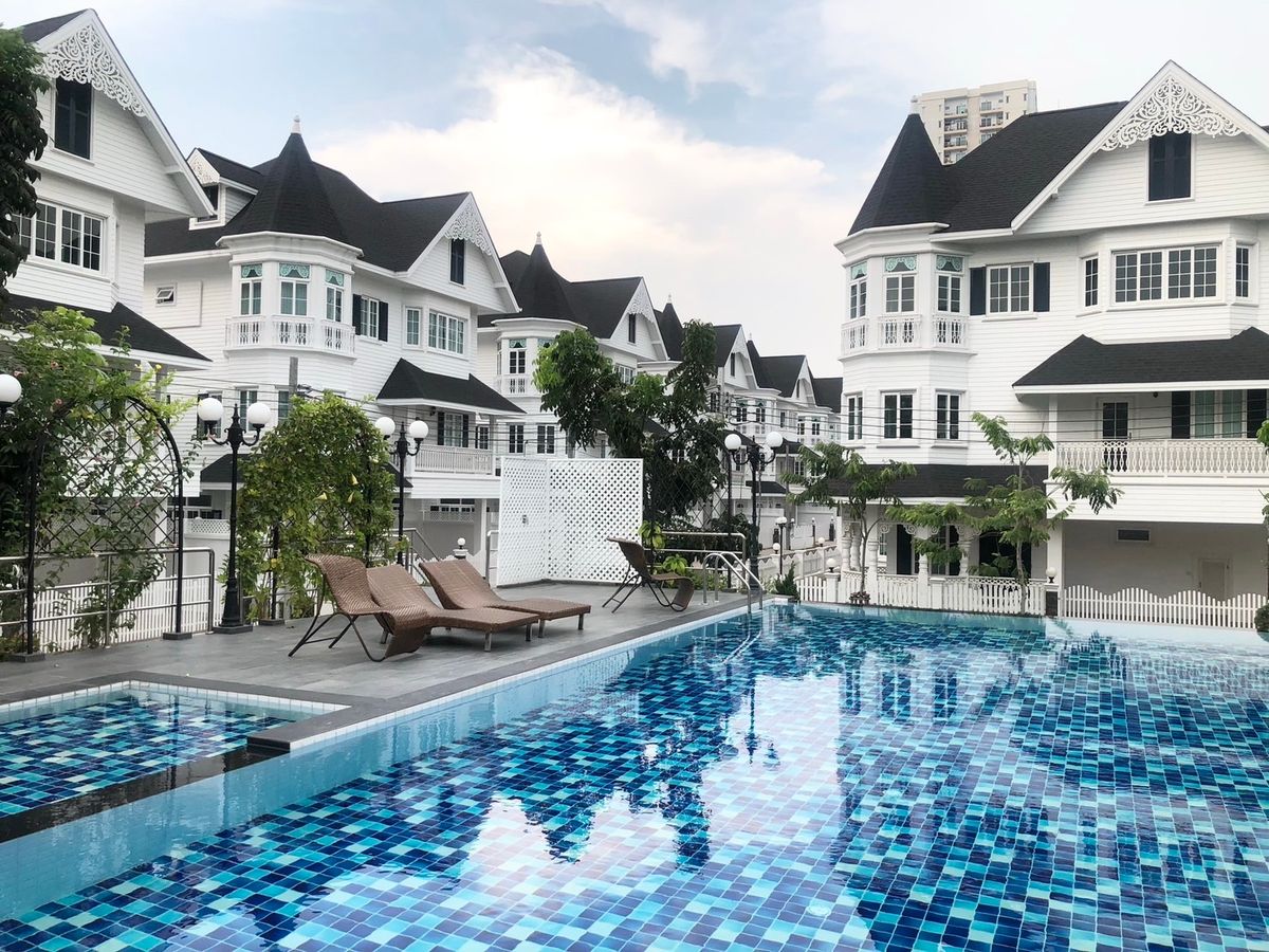 ให้เช่าบ้านบางนา แบริ่ง ลาซาล : 💥ForRent💥4Bed • Fantasia Villa Bangna 🏡 Size : 350 sq.m 🏡 Near Mega Bangna , Bangkok Patana , D-PREP , Berkeley International School ‼️Ready to move in ‼️