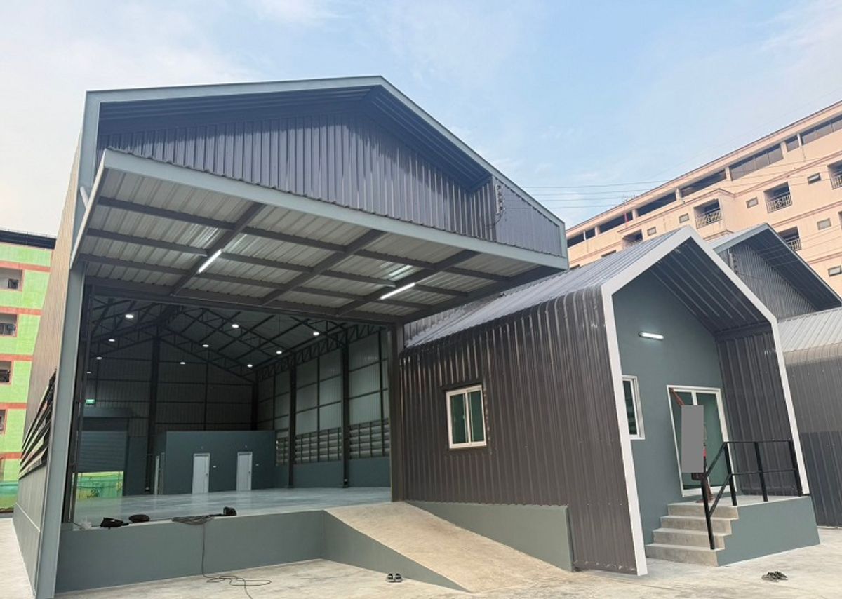 For RentWarehousePathum Thani,Rangsit, Thammasat : Tel. 081-632-0632 Warehouse rental with office Next to Phahonyothin Opposite the Thai market (no warehouse in the middle), 650 square meters of warehouse and 900 square meters / large car in and out.
