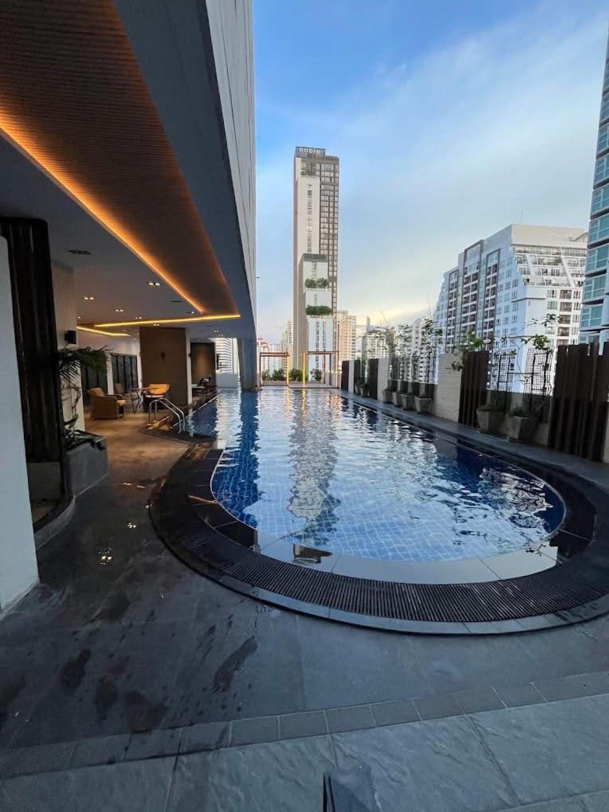 ขายคอนโดนานา : (18730) Sukhumvit Suite