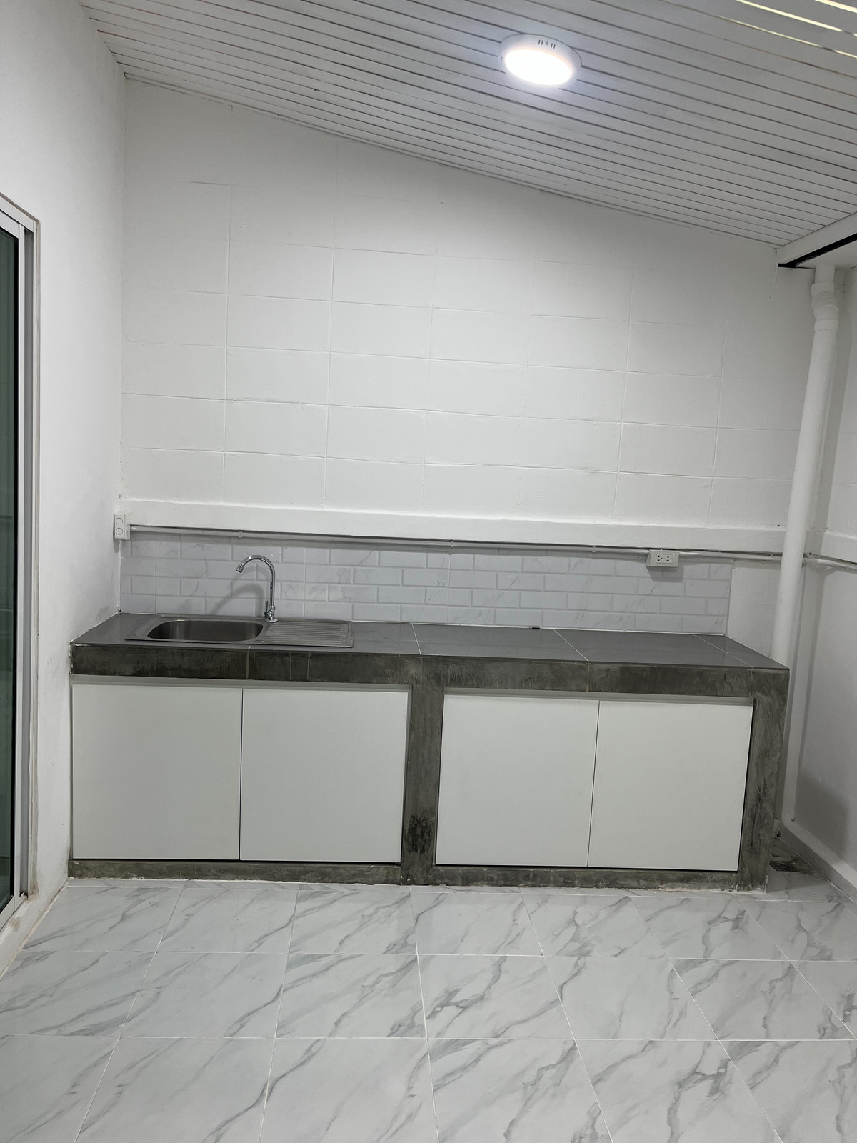 For SaleTownhomePattanakan, Srinakarin : P-2707 Urgent sale! The Master, Suan Luang Rama 9, good location, convenient to travel next to the main road.