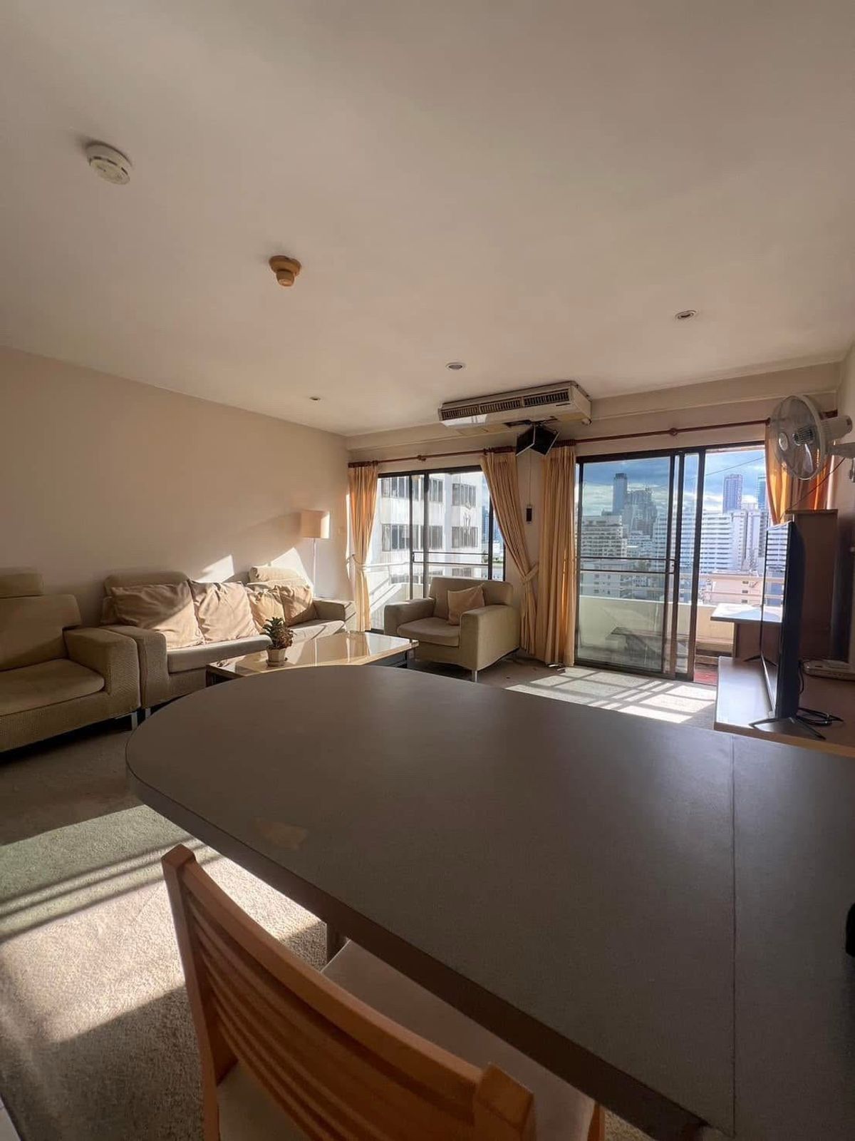 ขายคอนโดสุขุมวิท อโศก ทองหล่อ : LTH12186 – Saranjai Mansion FOR SALE Size 71 sqm. 2 beds 2 baths Near BTS Nana Station ONLY 6 MB