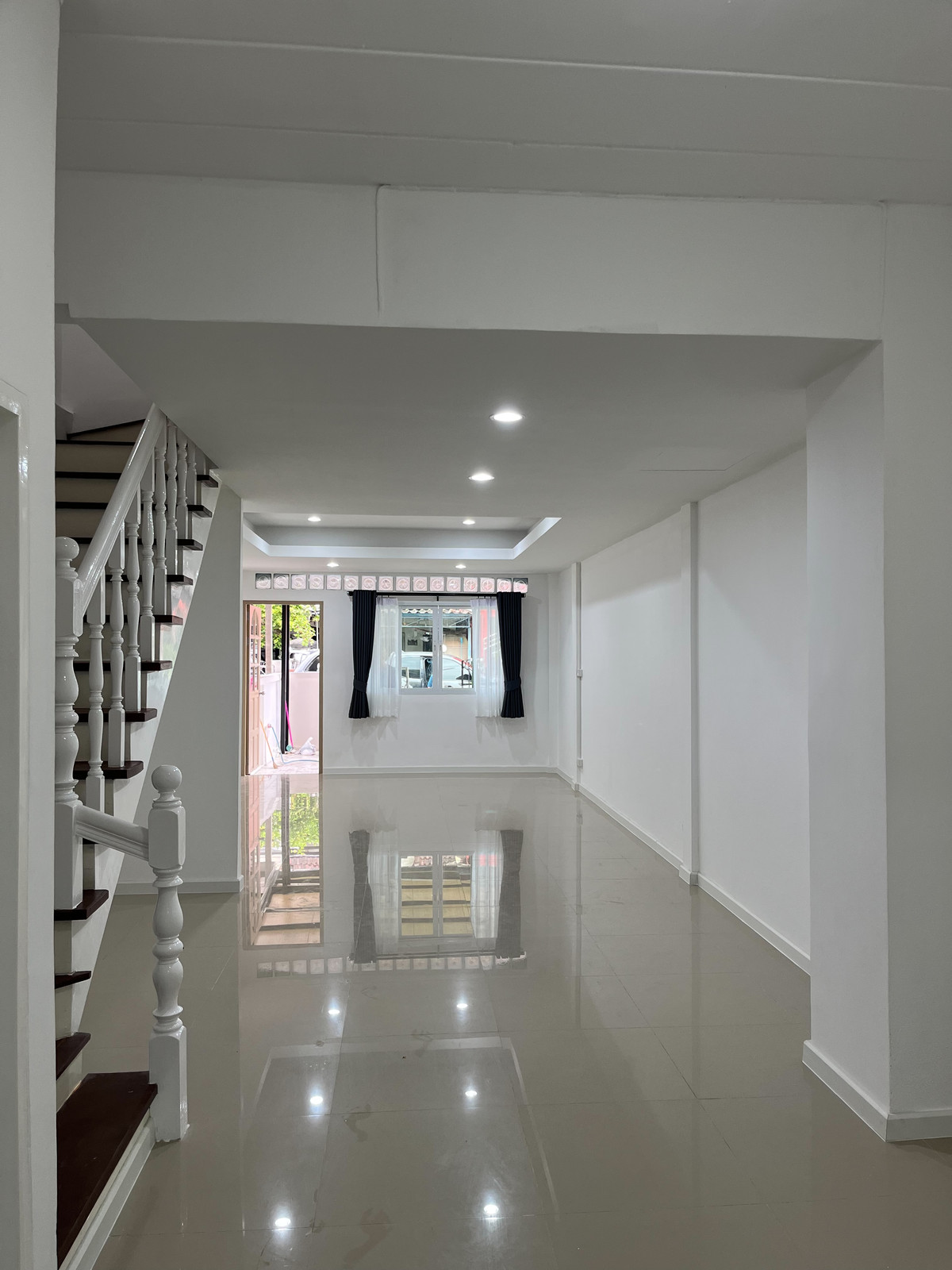 For SaleTownhomePattanakan, Srinakarin : P-2707 Urgent sale! The Master, Suan Luang Rama 9, good location, convenient to travel next to the main road.