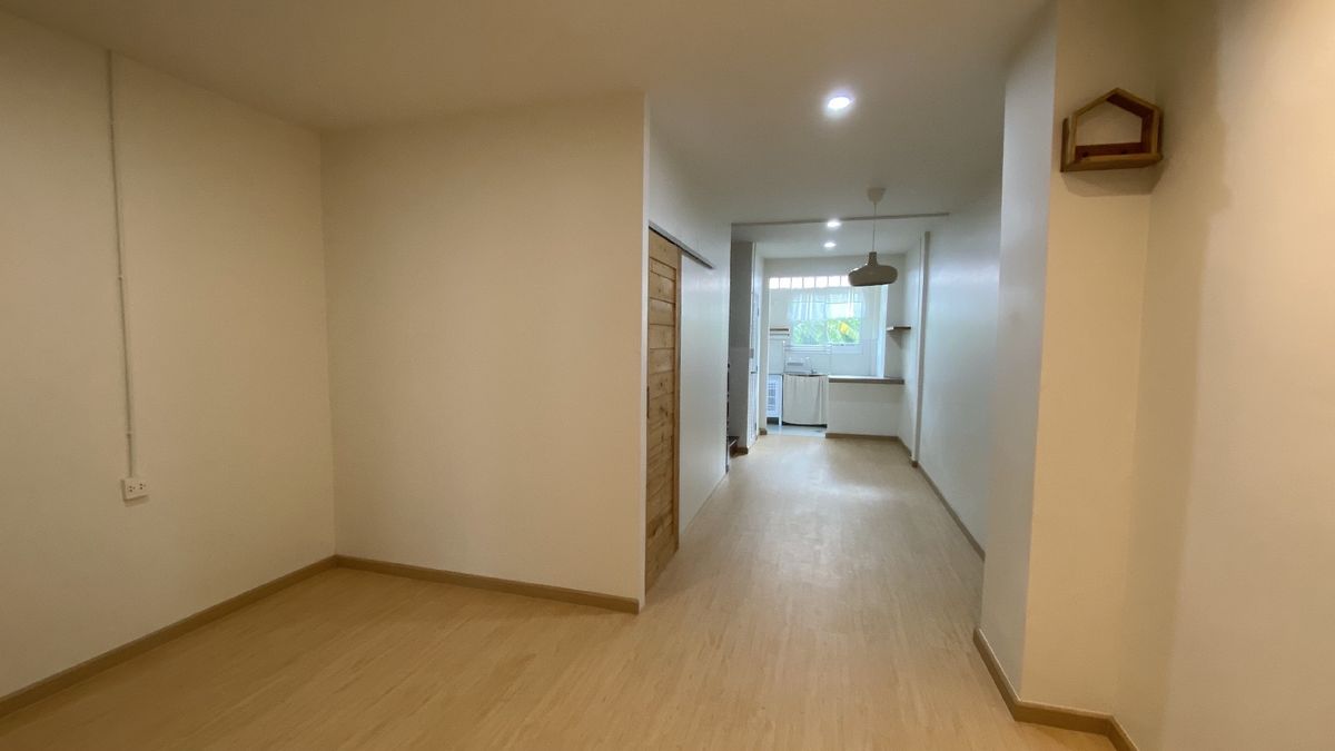 For SaleTownhomePathum Thani,Rangsit, Thammasat : The new renovated house, 16 sqm, 2 layers with a transparent front balcony.