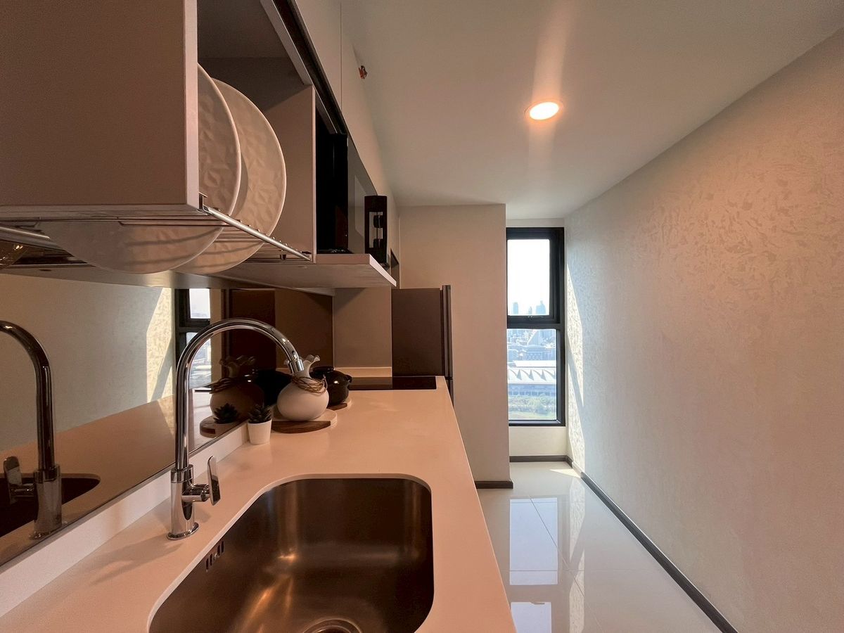 For RentCondoRama9, Petchburi, RCA : New Corner Unit for Rent - 𝐊𝐧𝐢𝐠𝐡𝐭𝐛𝐫𝐢𝐠𝐞 𝐒𝐩𝐚𝐜𝐞 9